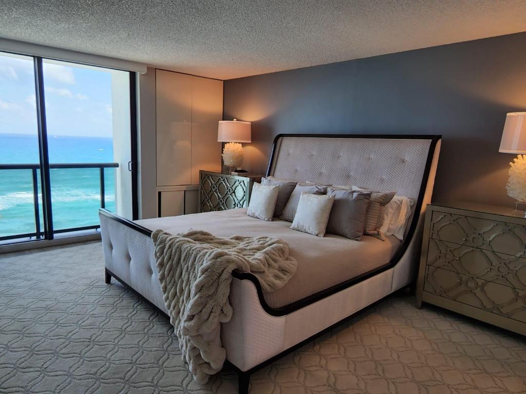 3115 S Ocean Boulevard 903