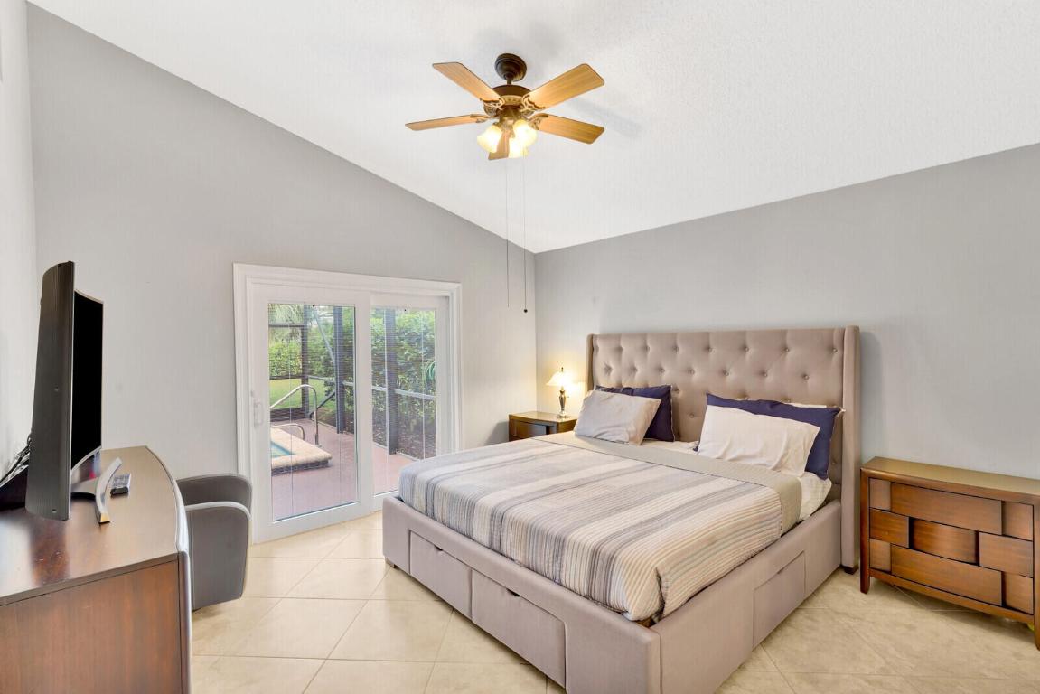 282 Sherwood Forest Drive