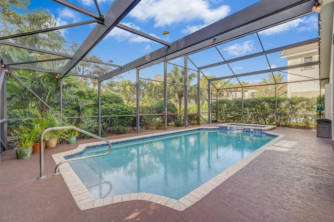 282 Sherwood Forest Drive