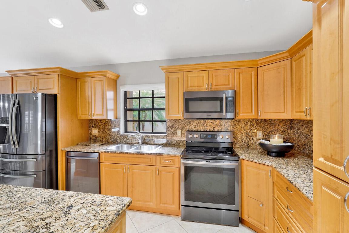 282 Sherwood Forest Drive