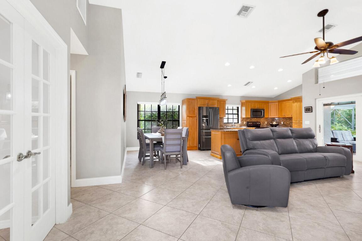 282 Sherwood Forest Drive