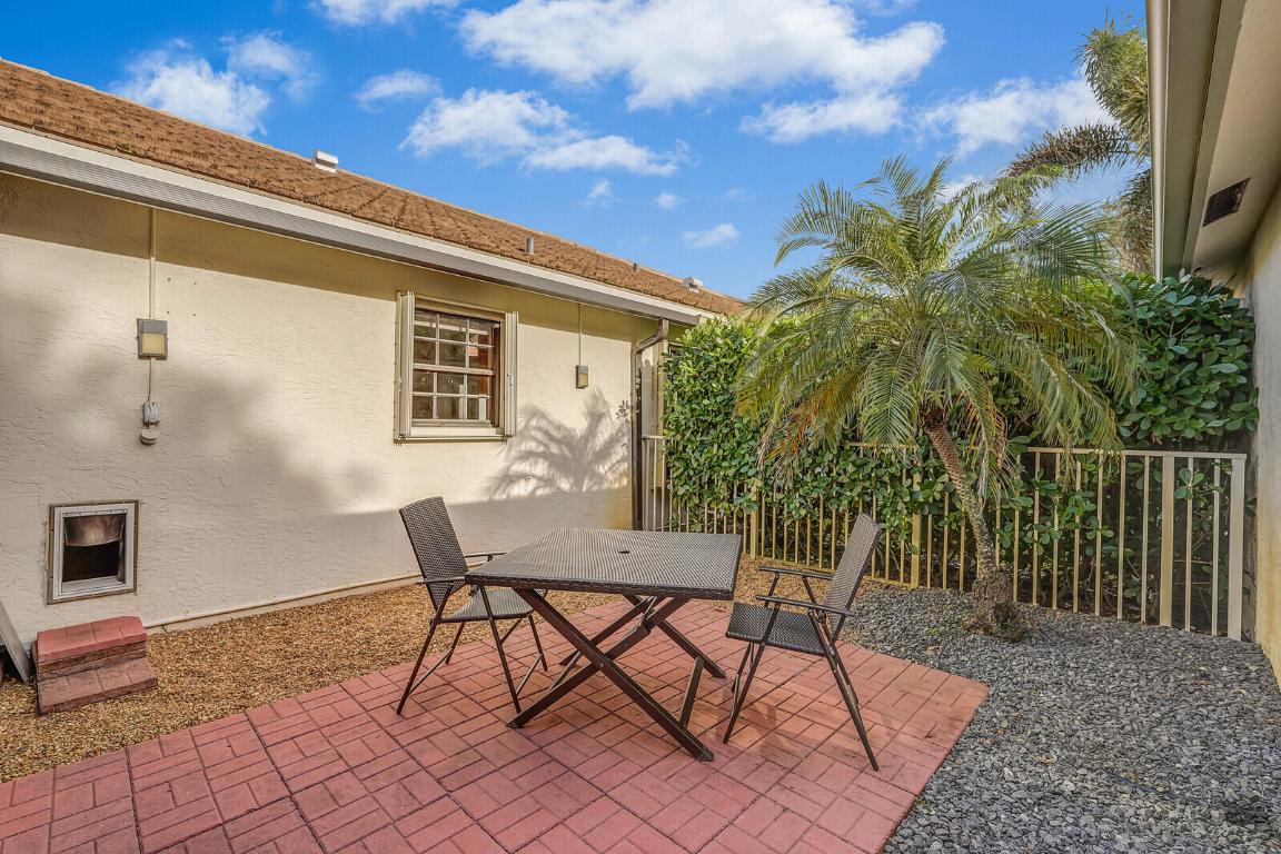 282 Sherwood Forest Drive
