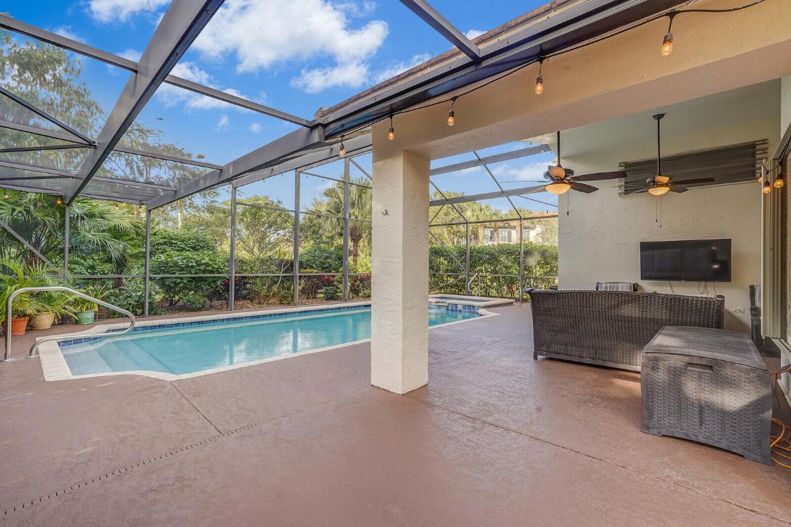 282 Sherwood Forest Drive