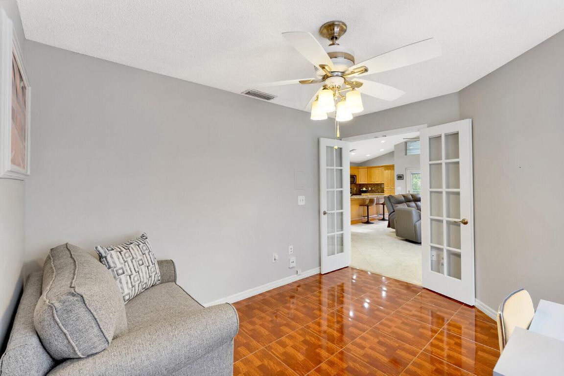 282 Sherwood Forest Drive