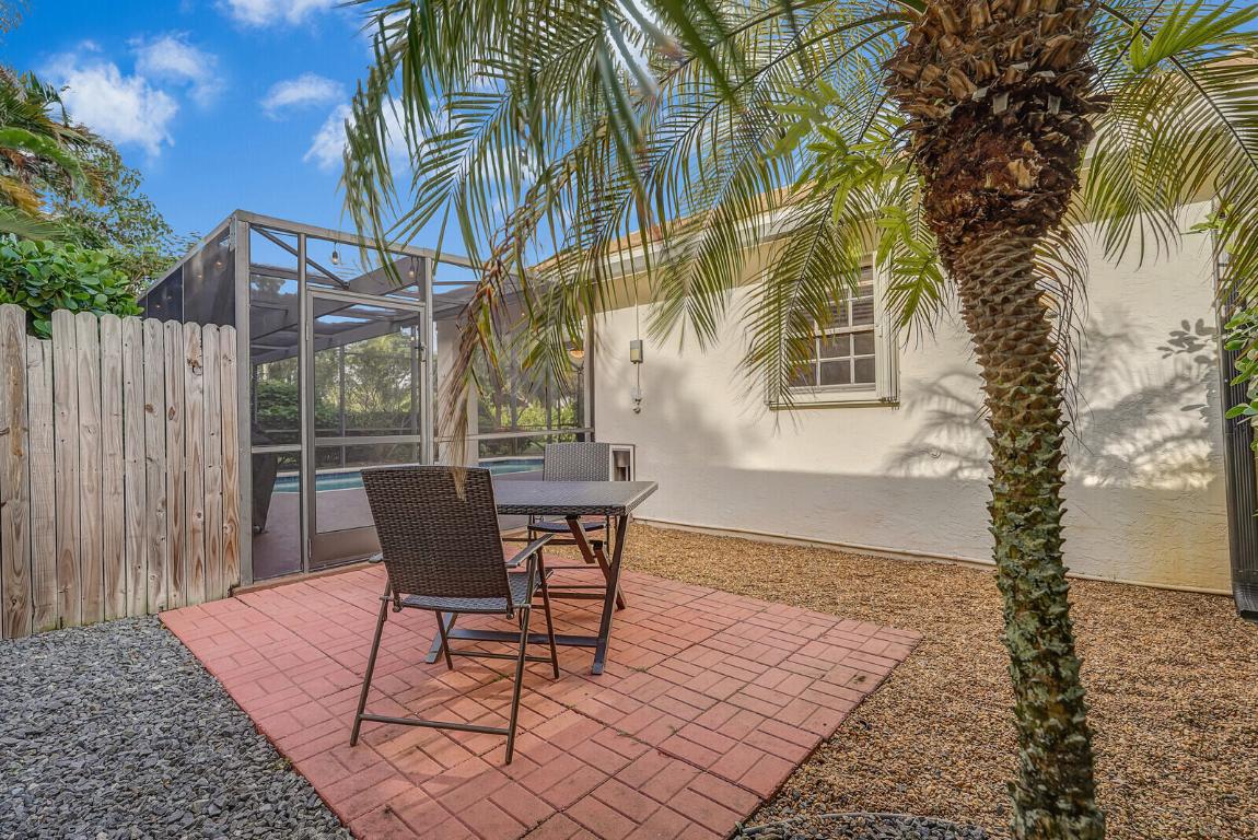 282 Sherwood Forest Drive