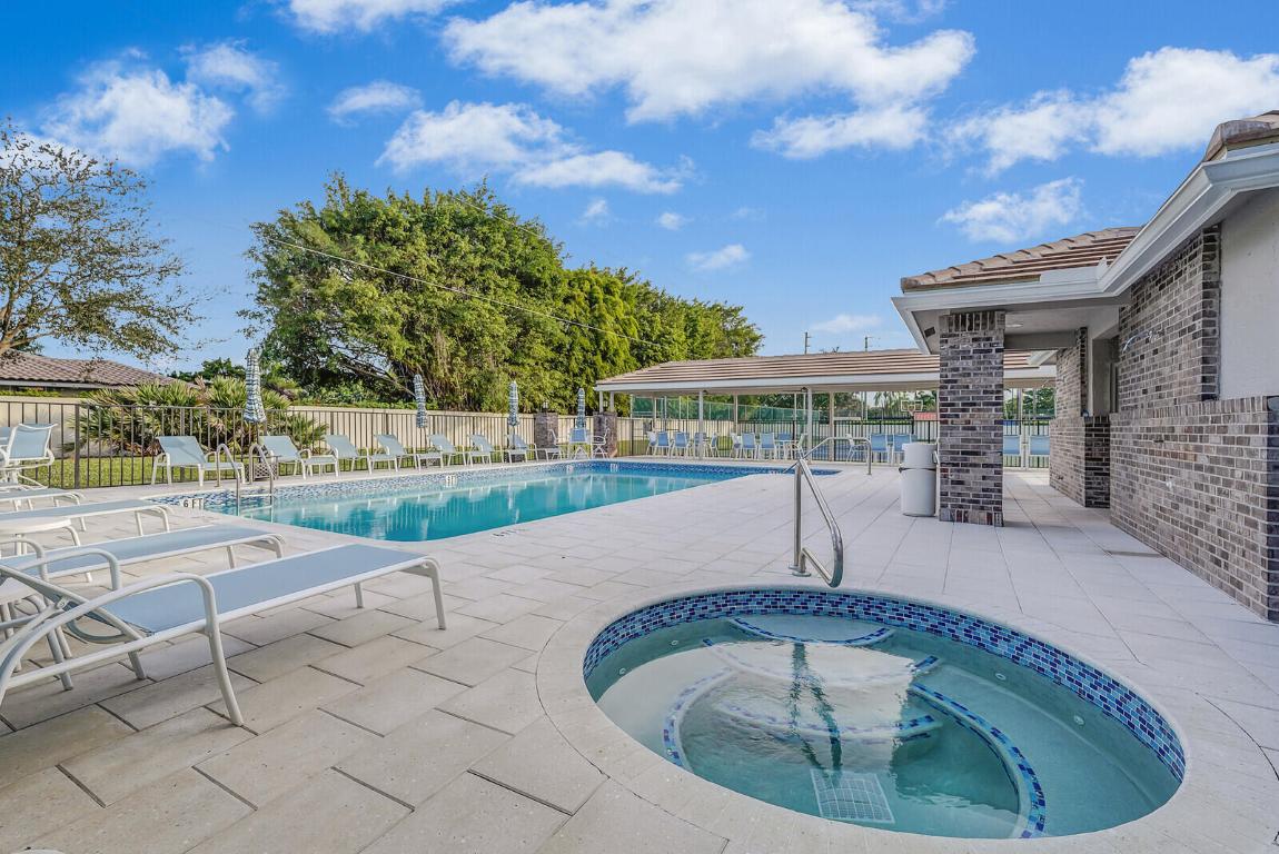 282 Sherwood Forest Drive