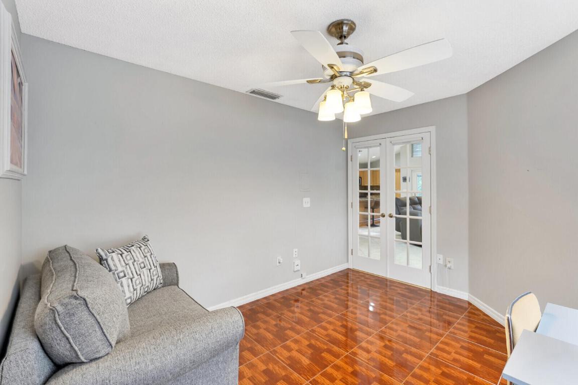 282 Sherwood Forest Drive
