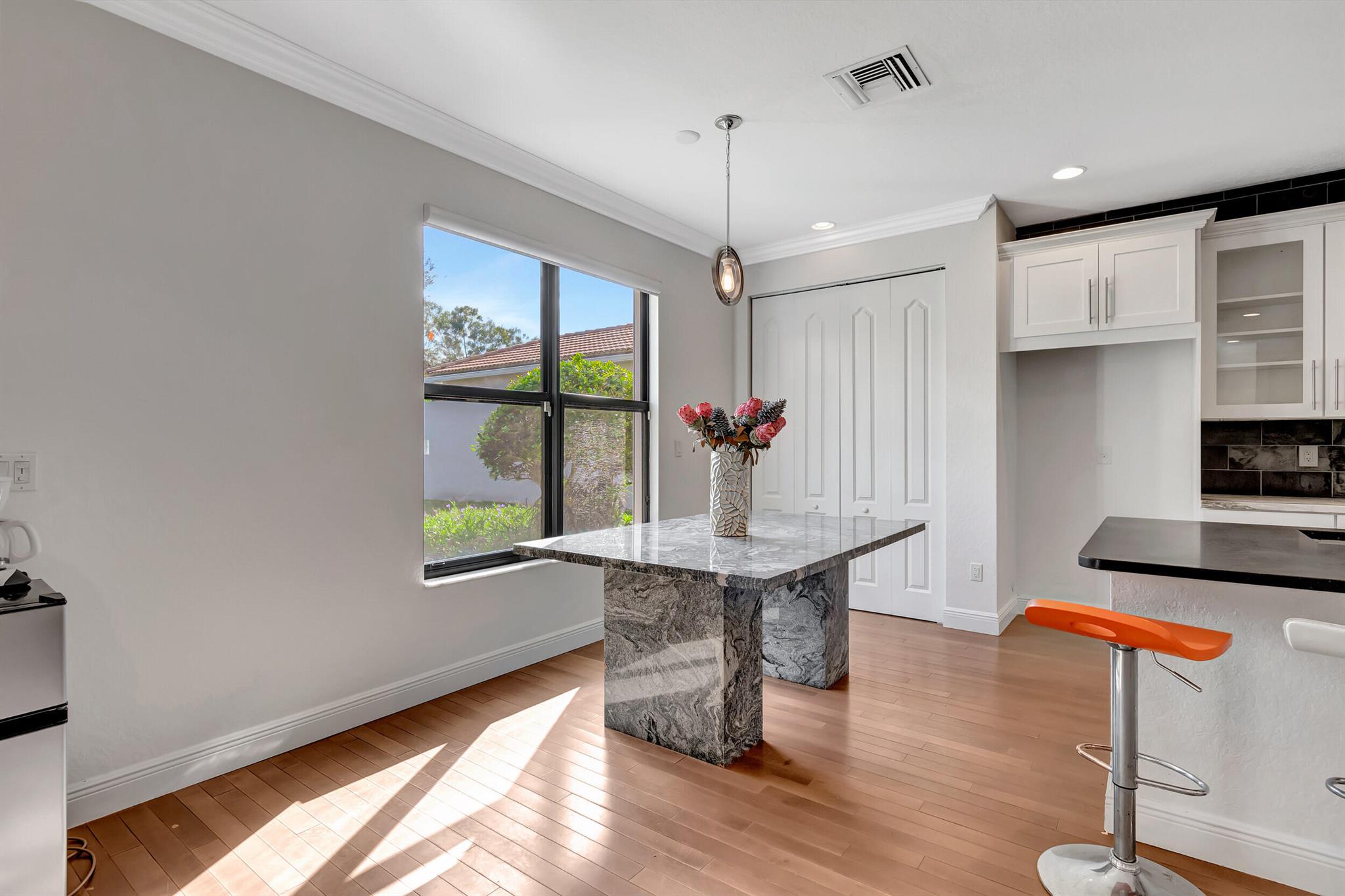 15700 Glencrest Avenue