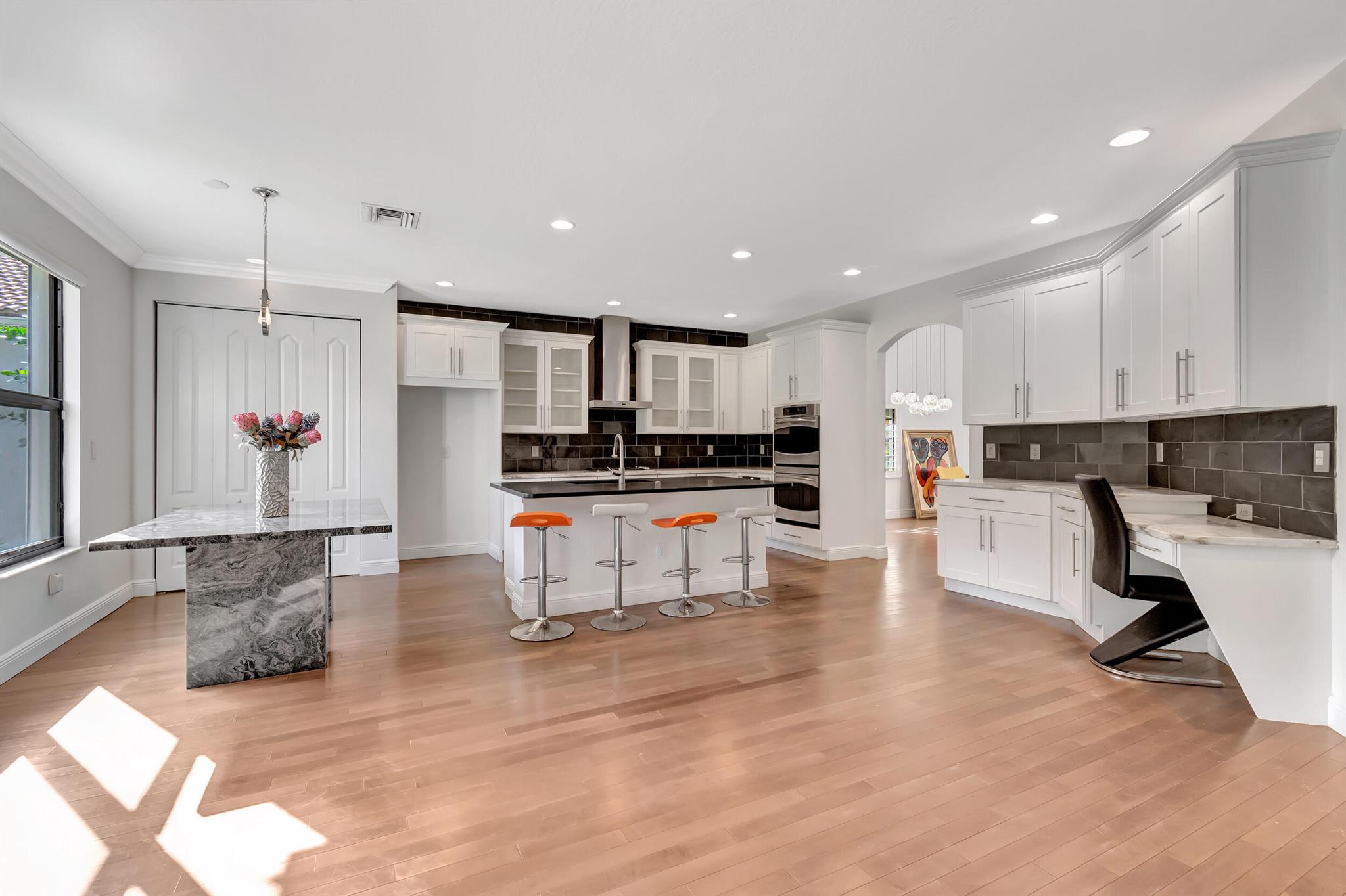 15700 Glencrest Avenue