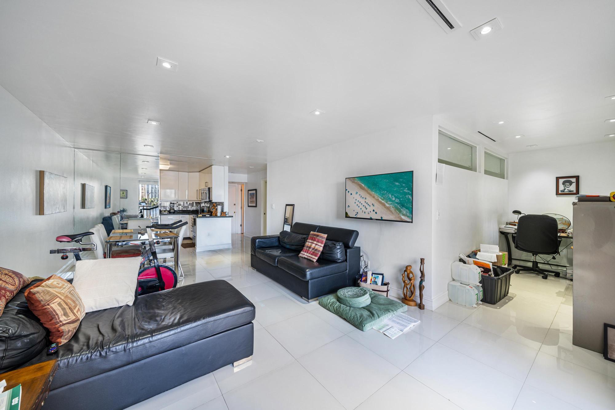 2750 NE 183rd Street Unit: 301