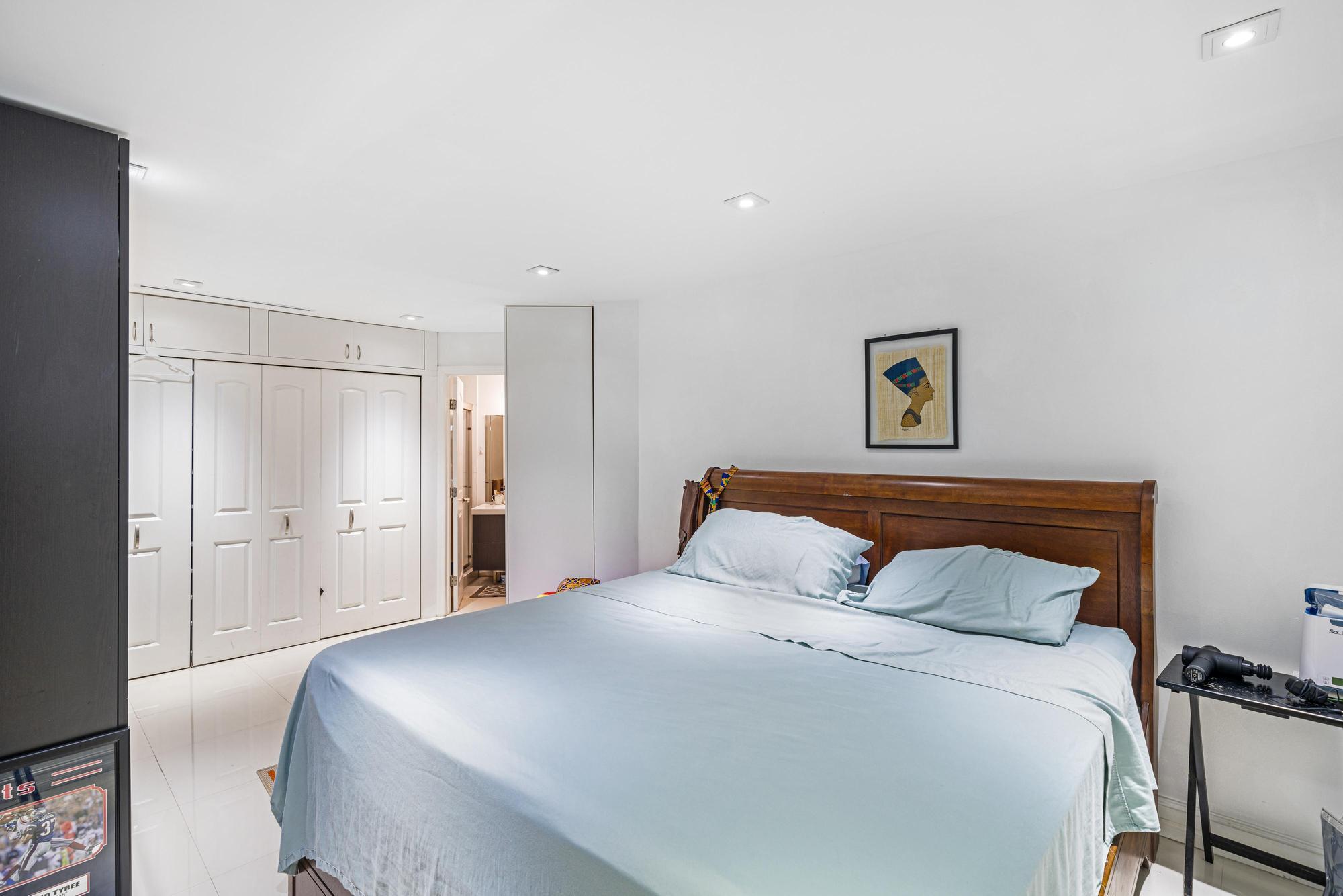 2750 NE 183rd Street Unit: 301