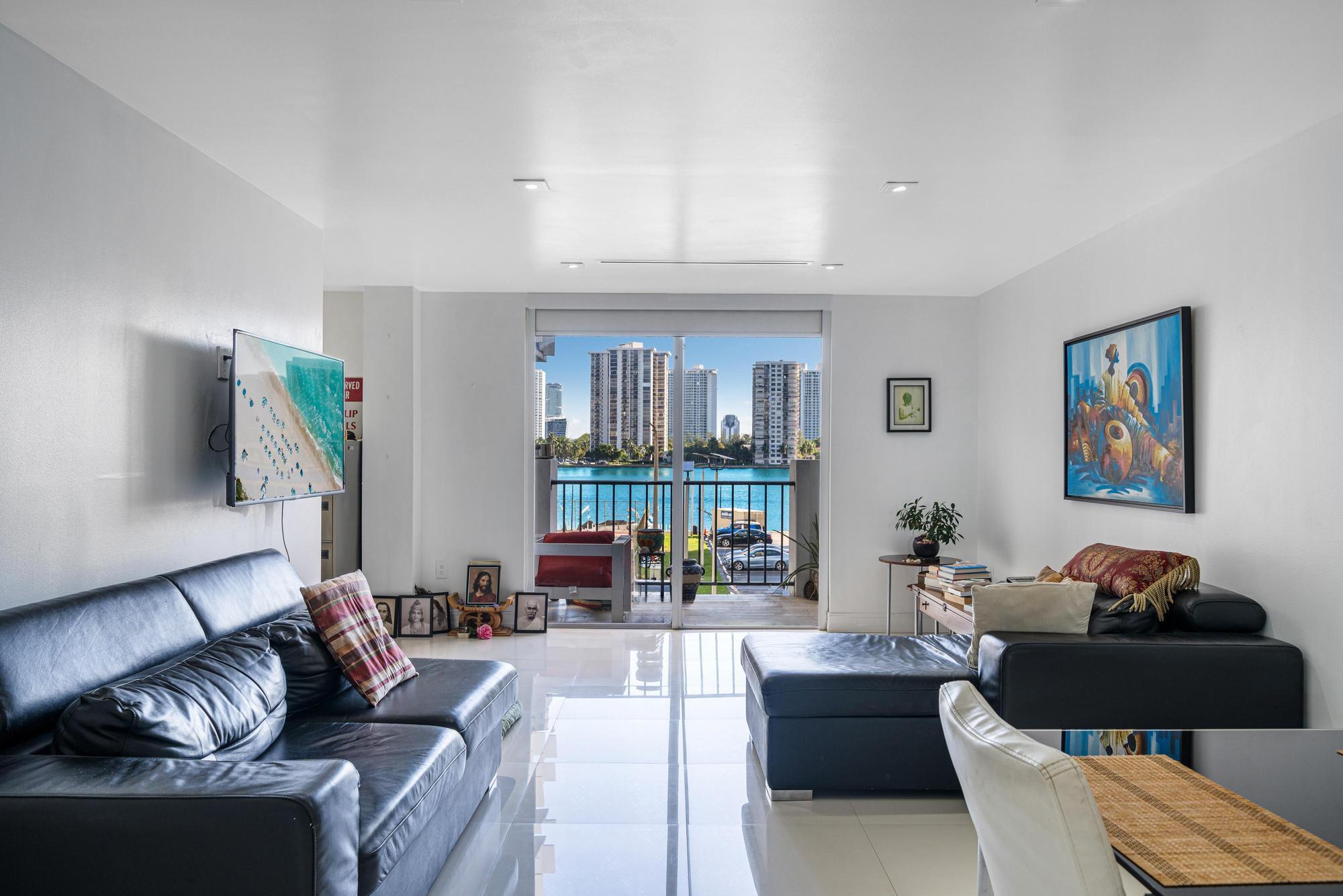 2750 NE 183rd Street Unit: 301
