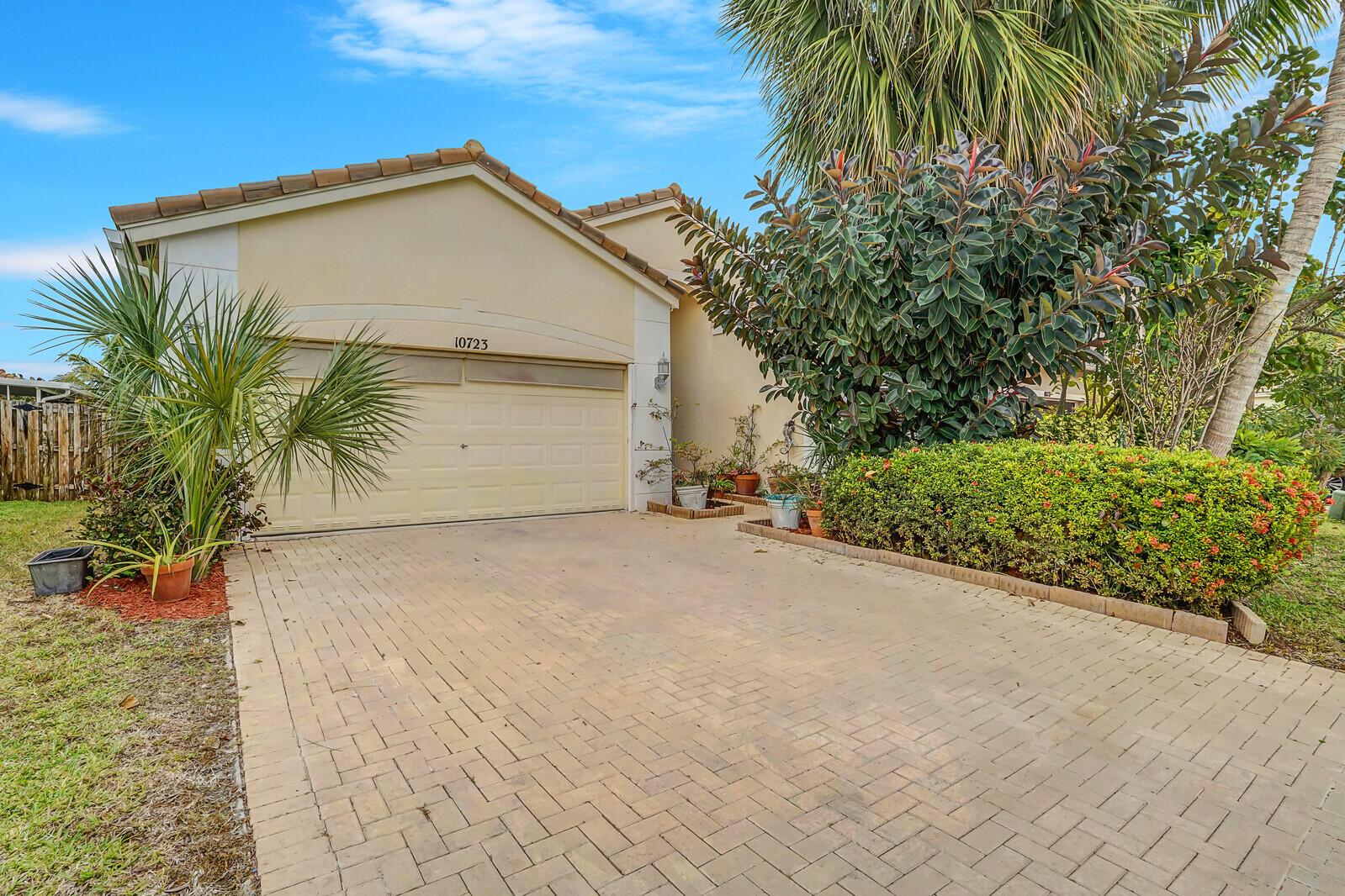 10723 Hidden Bend Way