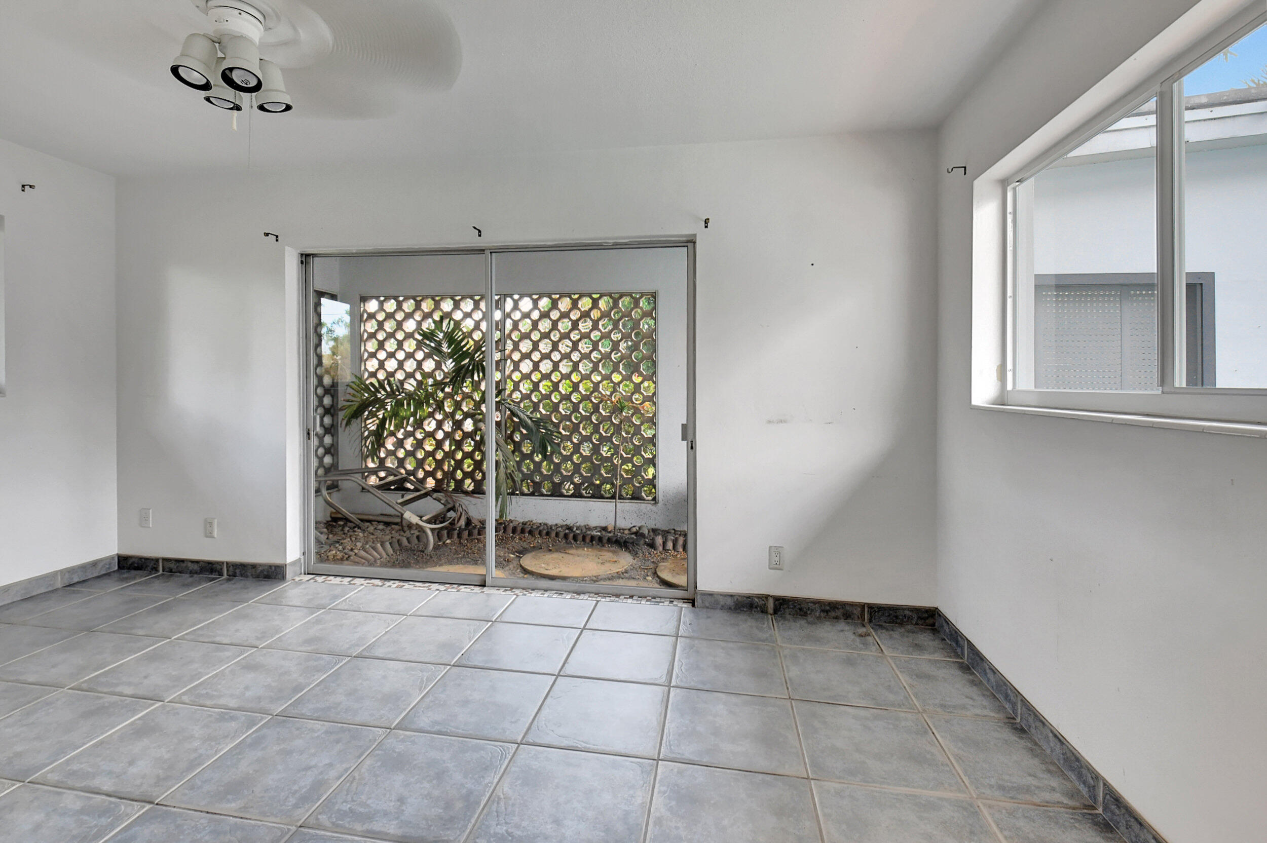731 SW 28th Avenue