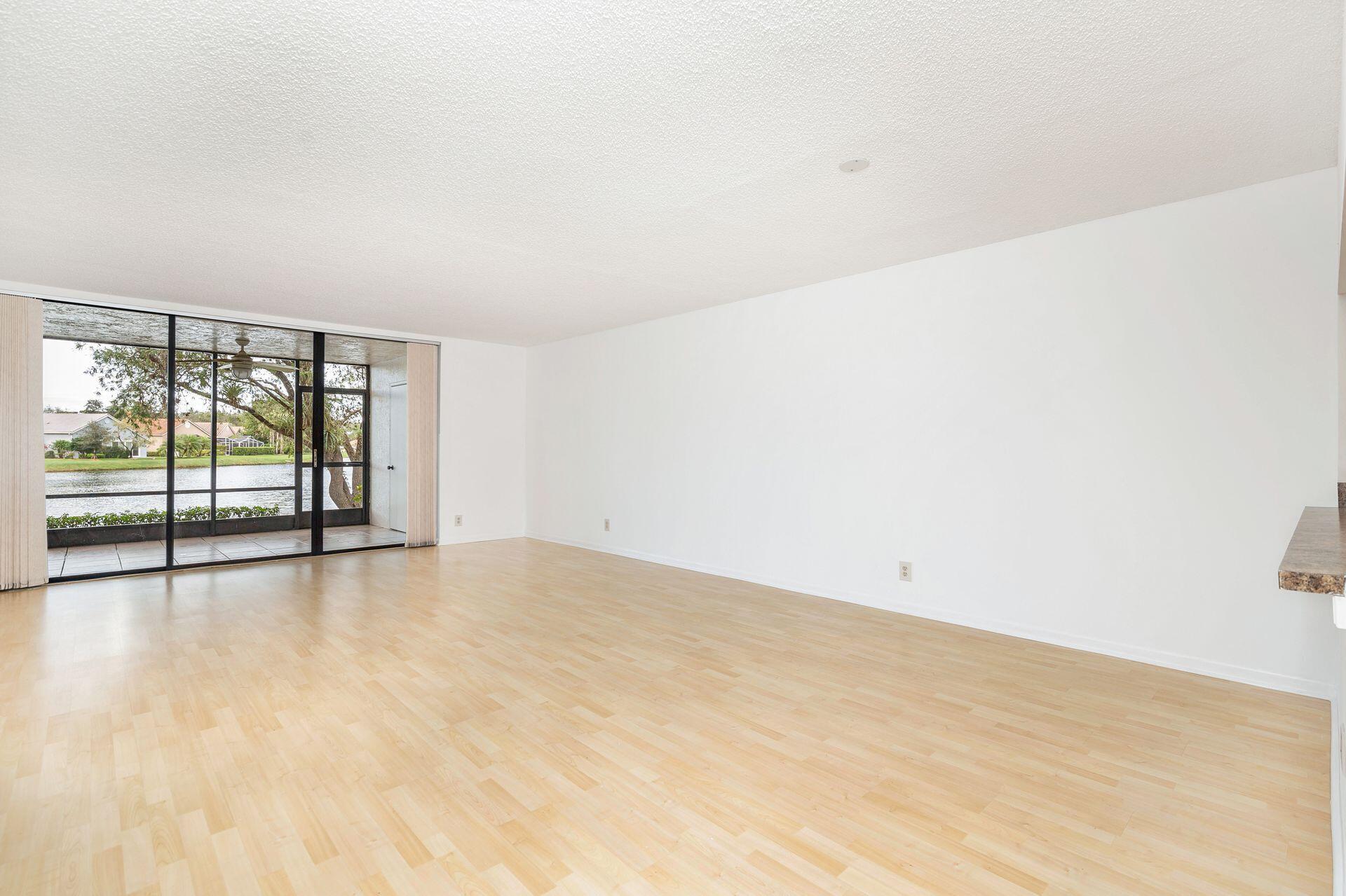 6944 Briarlake Circle 105