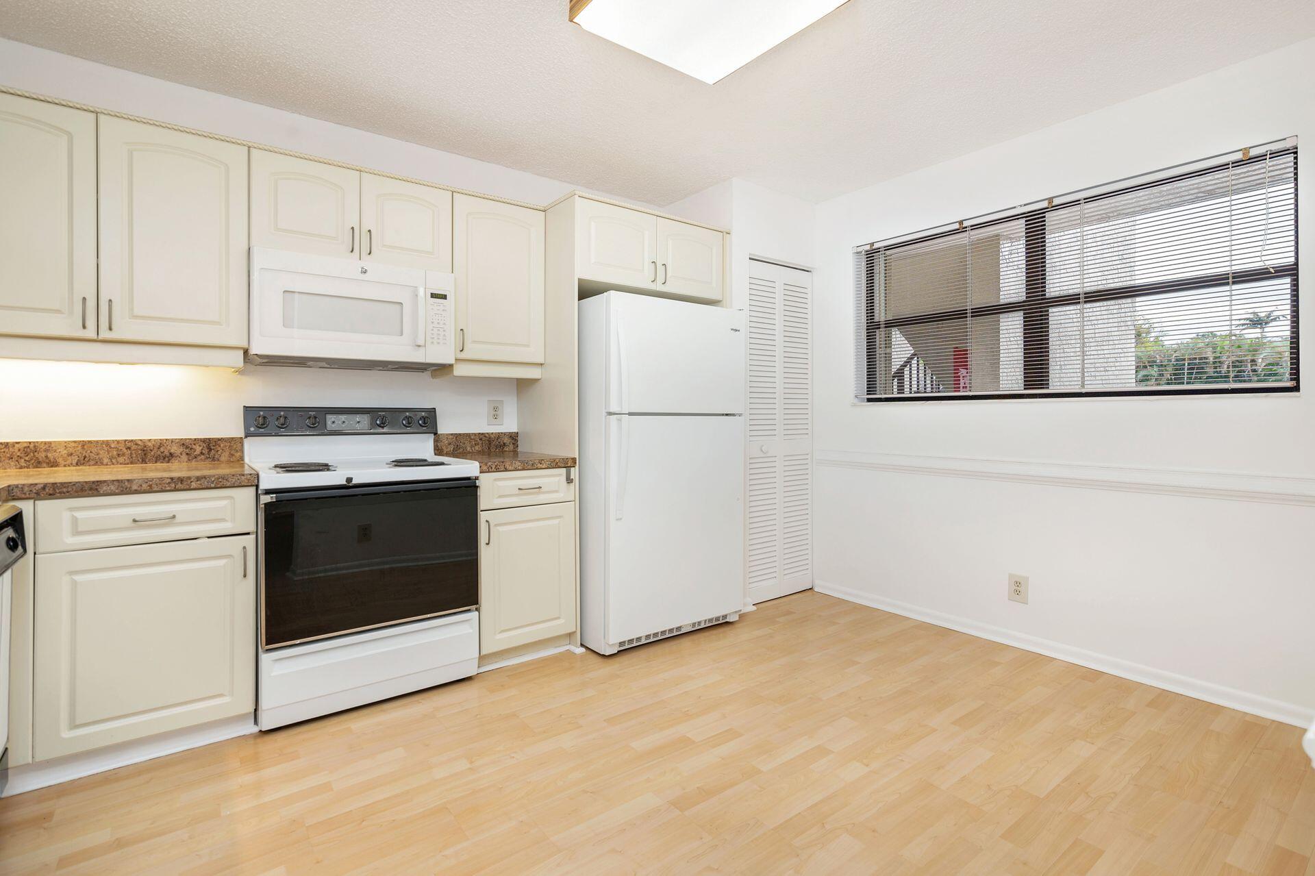 6944 Briarlake Circle 105