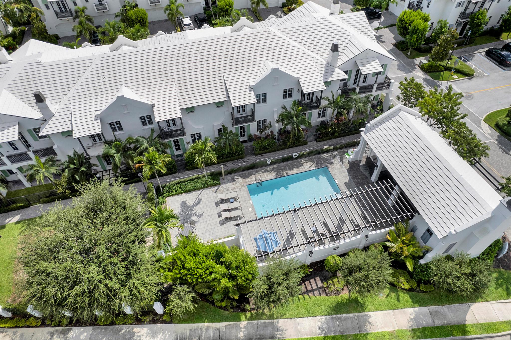 910 Hamilton Lane
