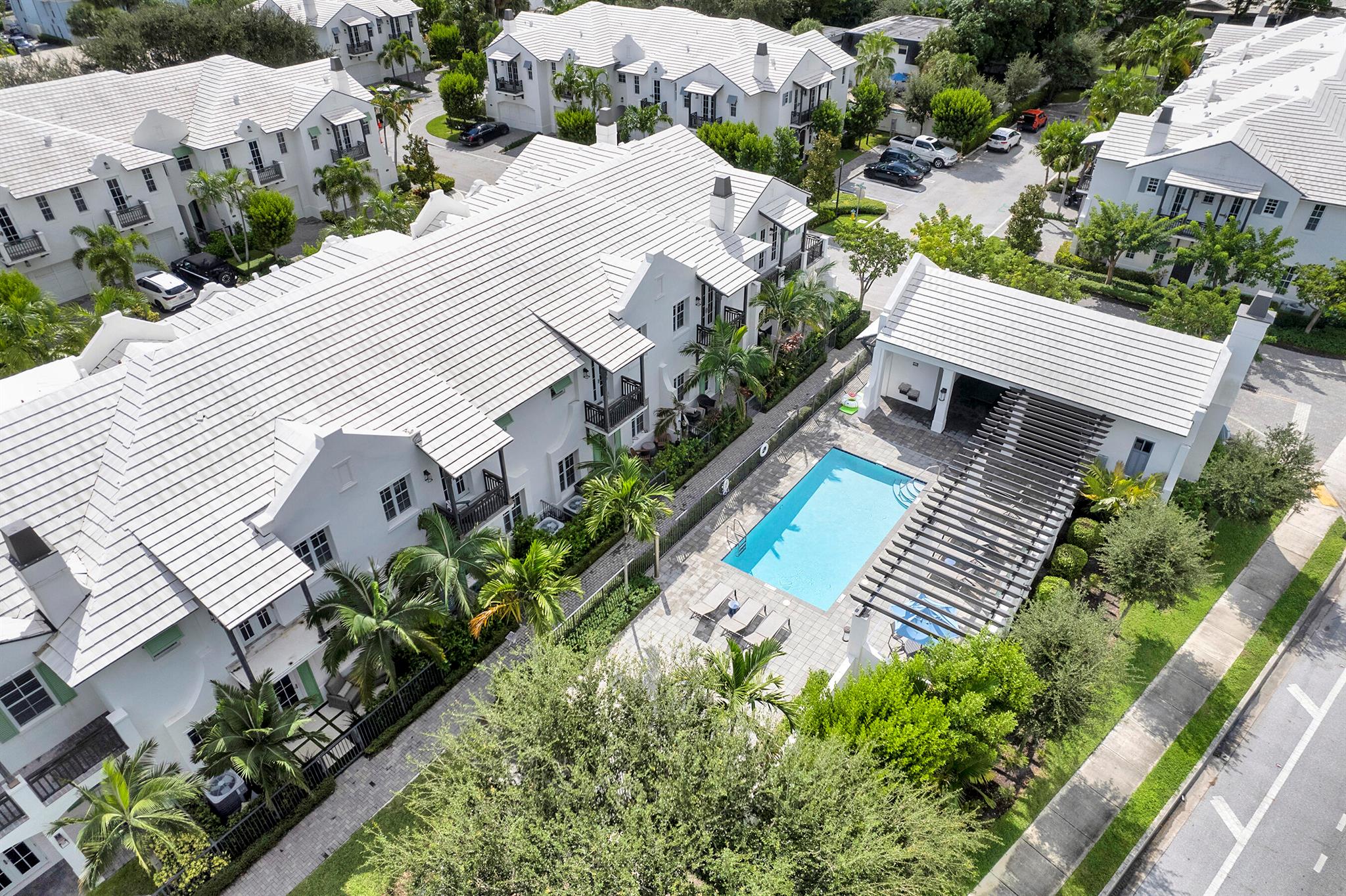910 Hamilton Lane