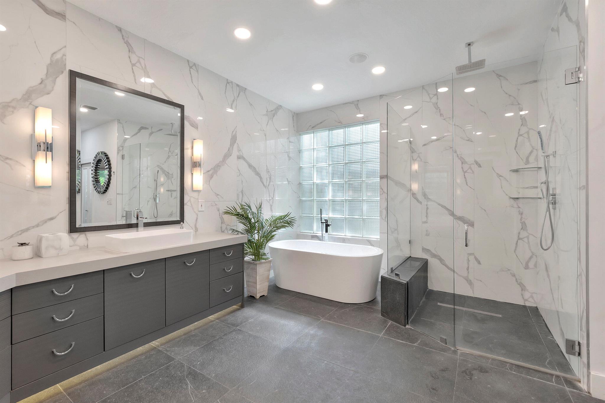 4305 NW 63rd Place