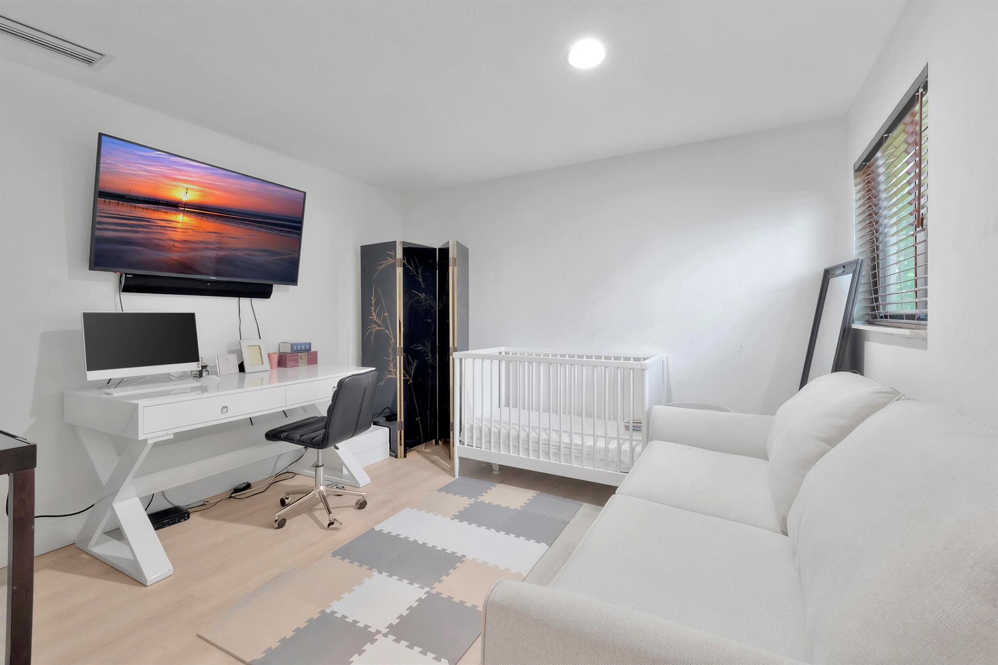 4305 NW 63rd Place
