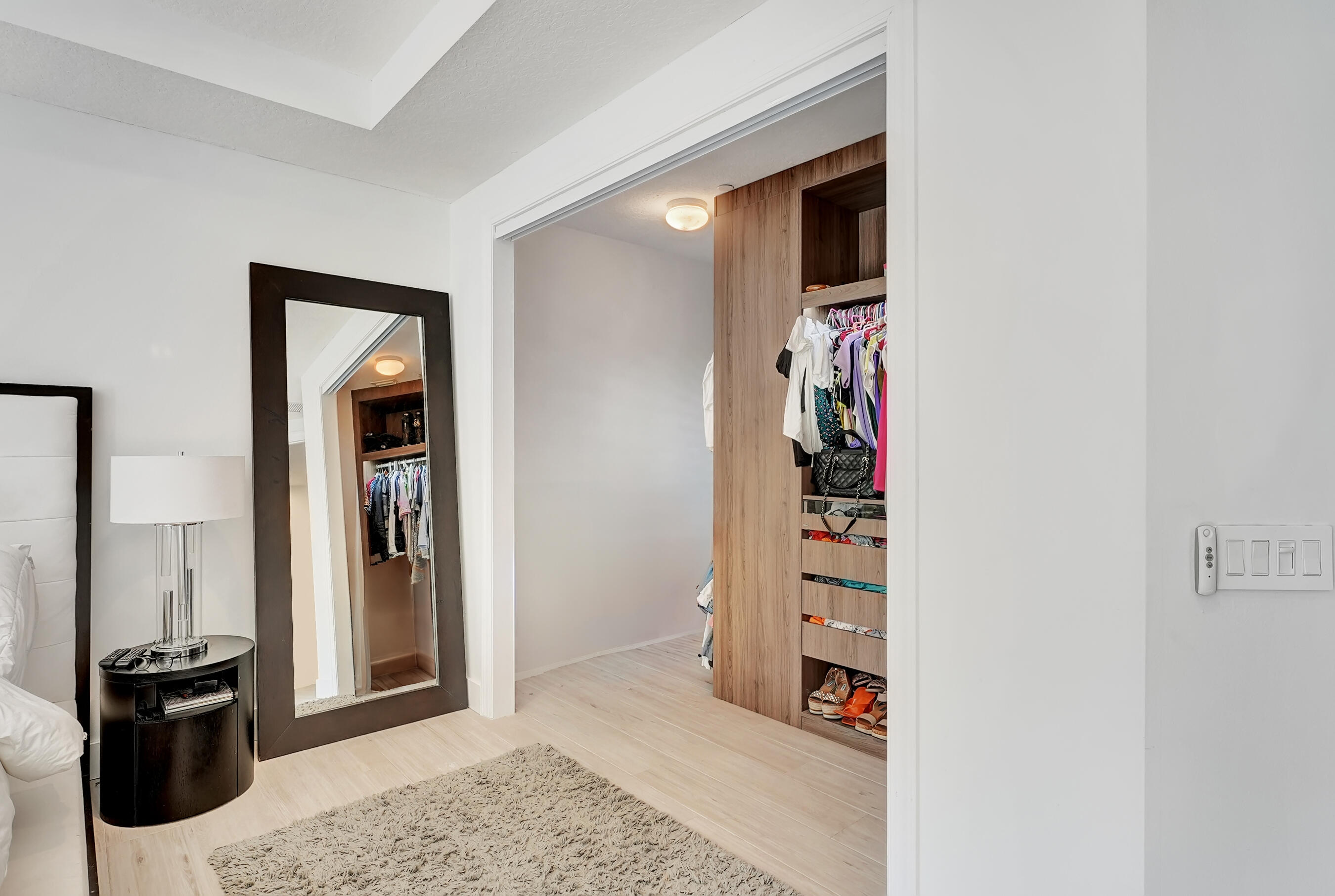 612 NE Rossetti Lane