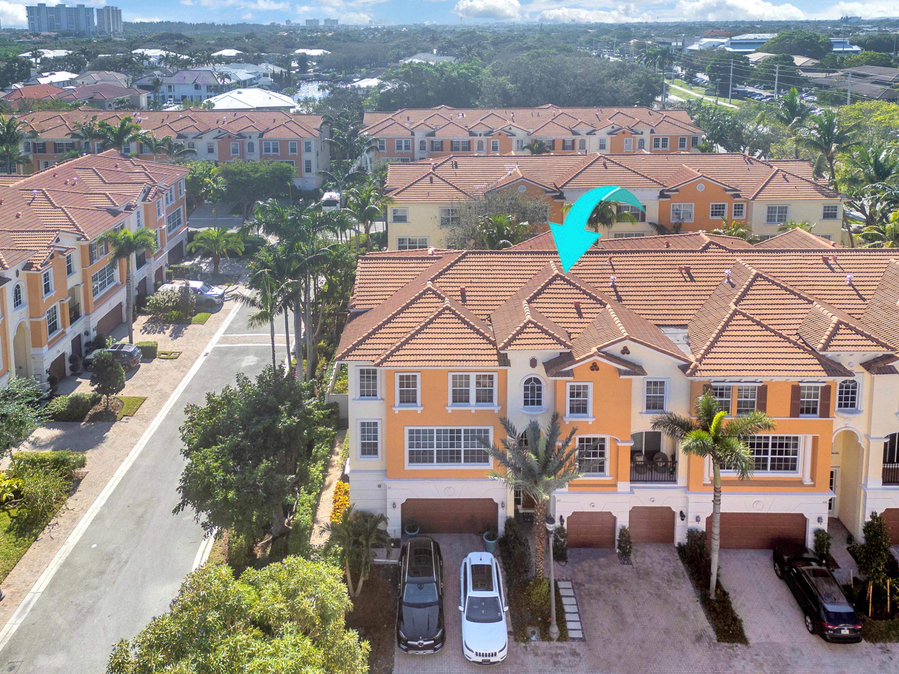 612 NE Rossetti Lane