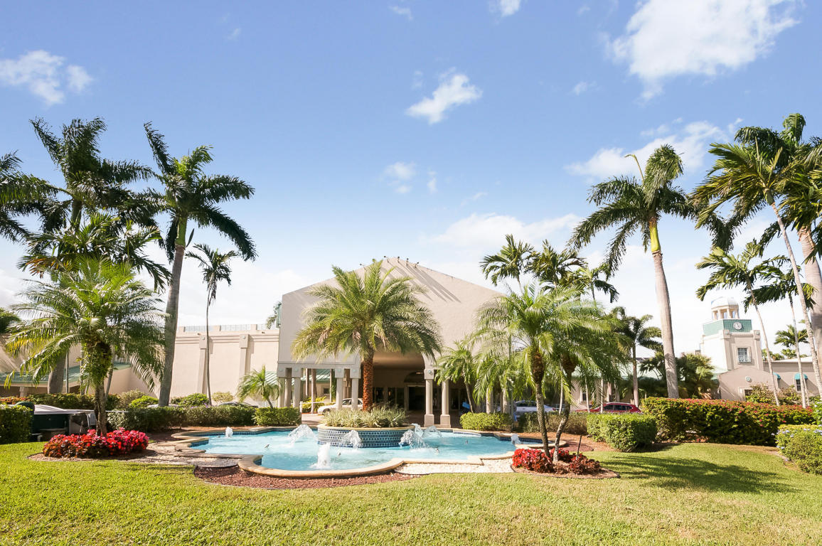 9989 Harbour Lake Circle Unit: 102