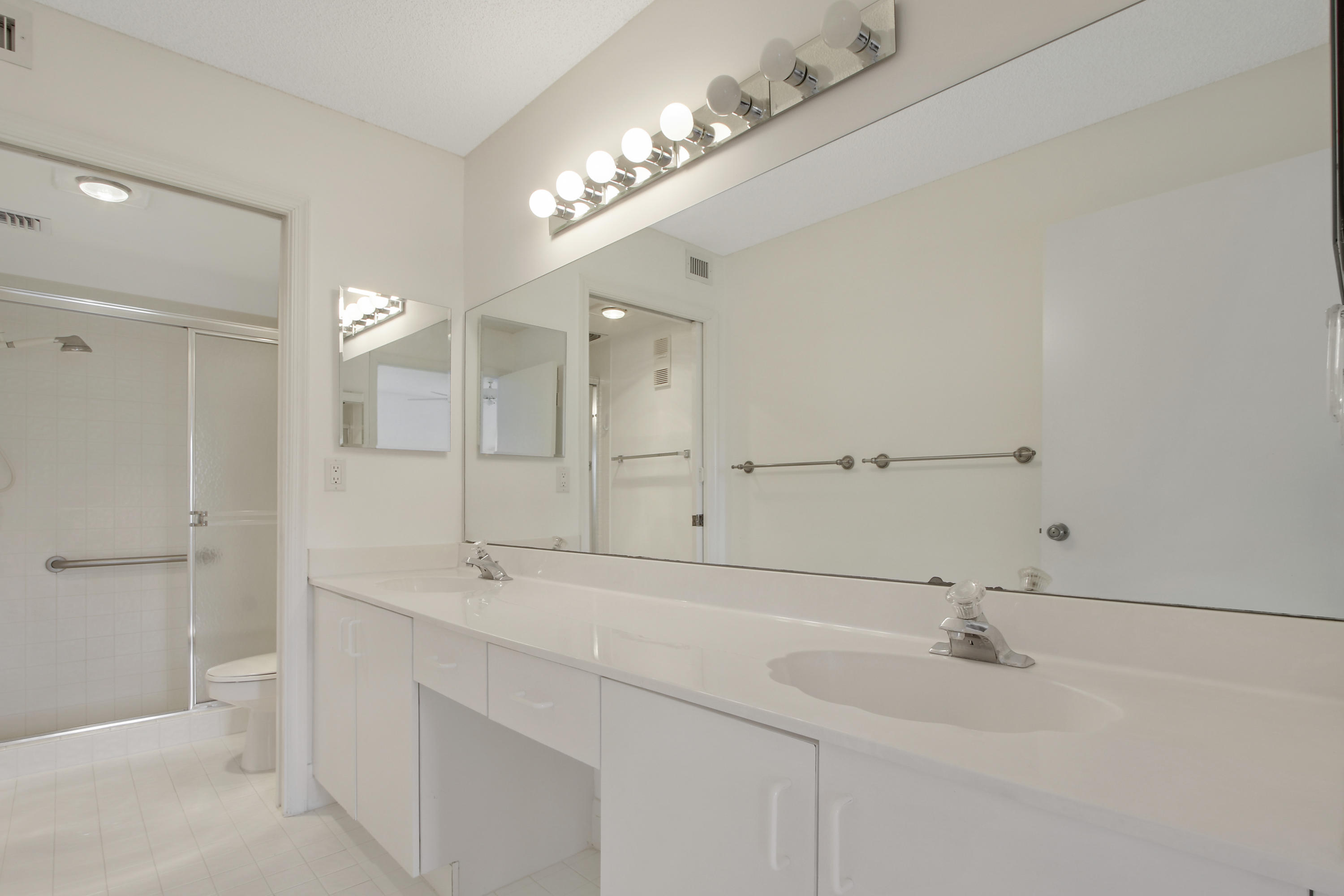 9989 Harbour Lake Circle Unit: 102