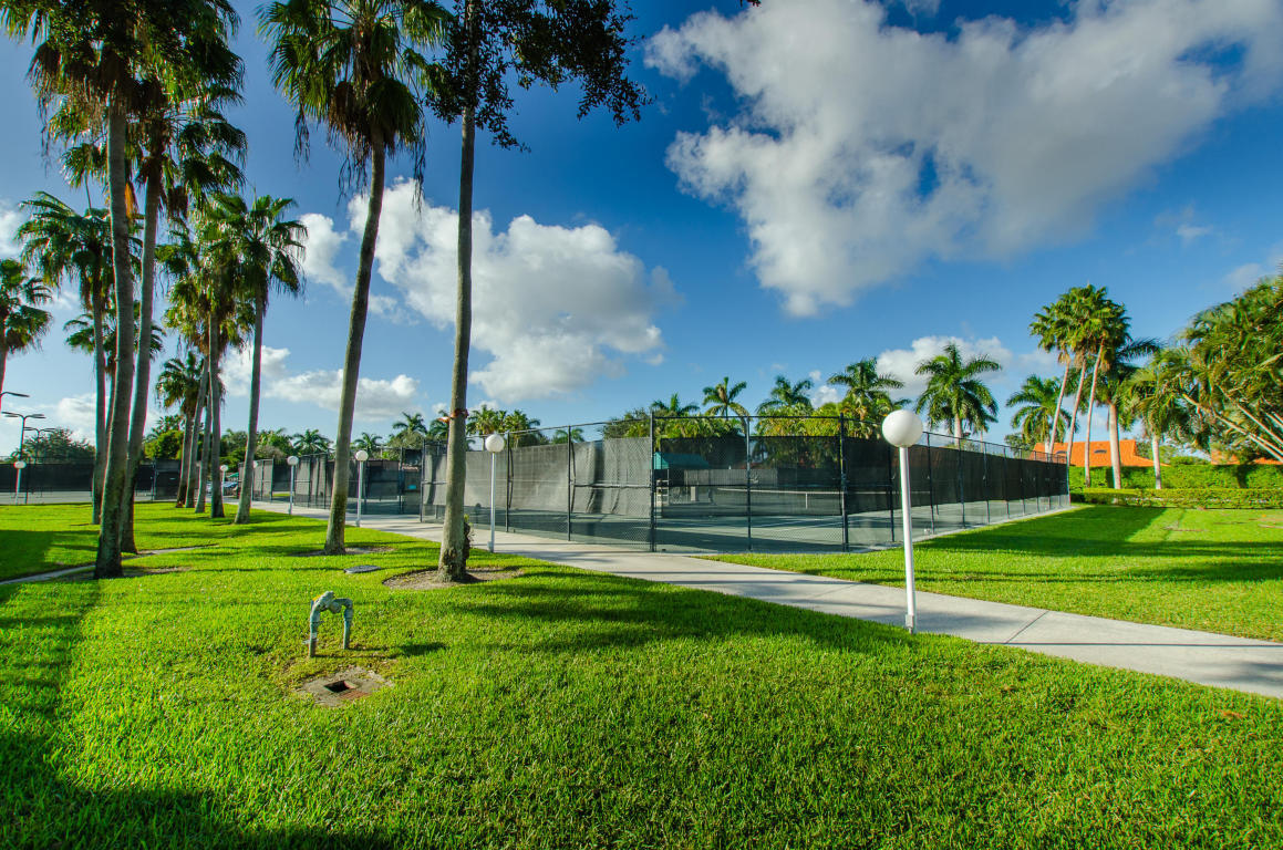 9989 Harbour Lake Circle Unit: 102