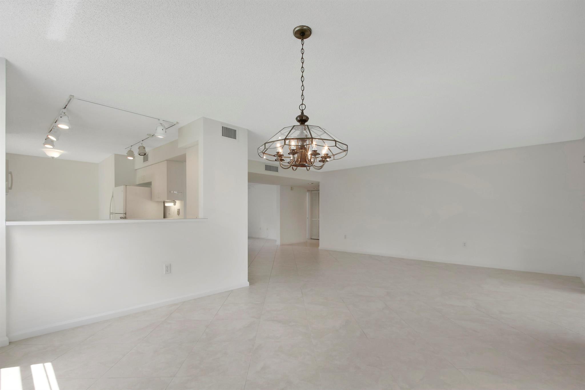 9989 Harbour Lake Circle Unit: 102