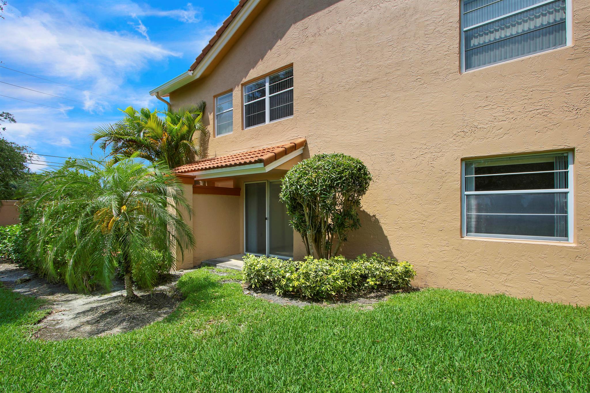 9989 Harbour Lake Circle Unit: 102