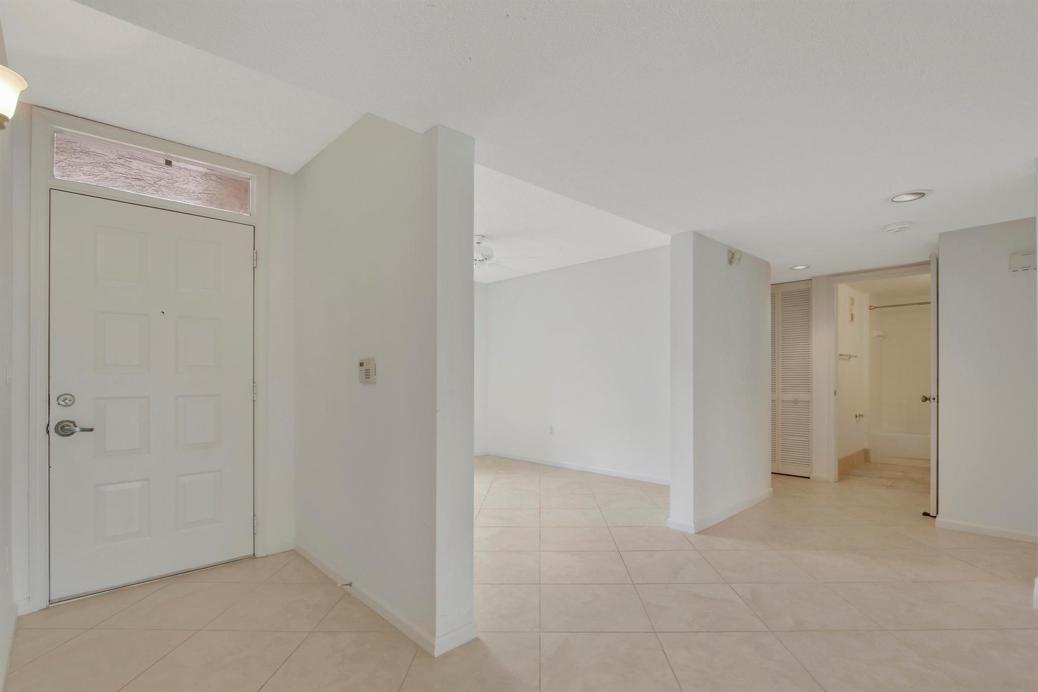 9989 Harbour Lake Circle Unit: 102