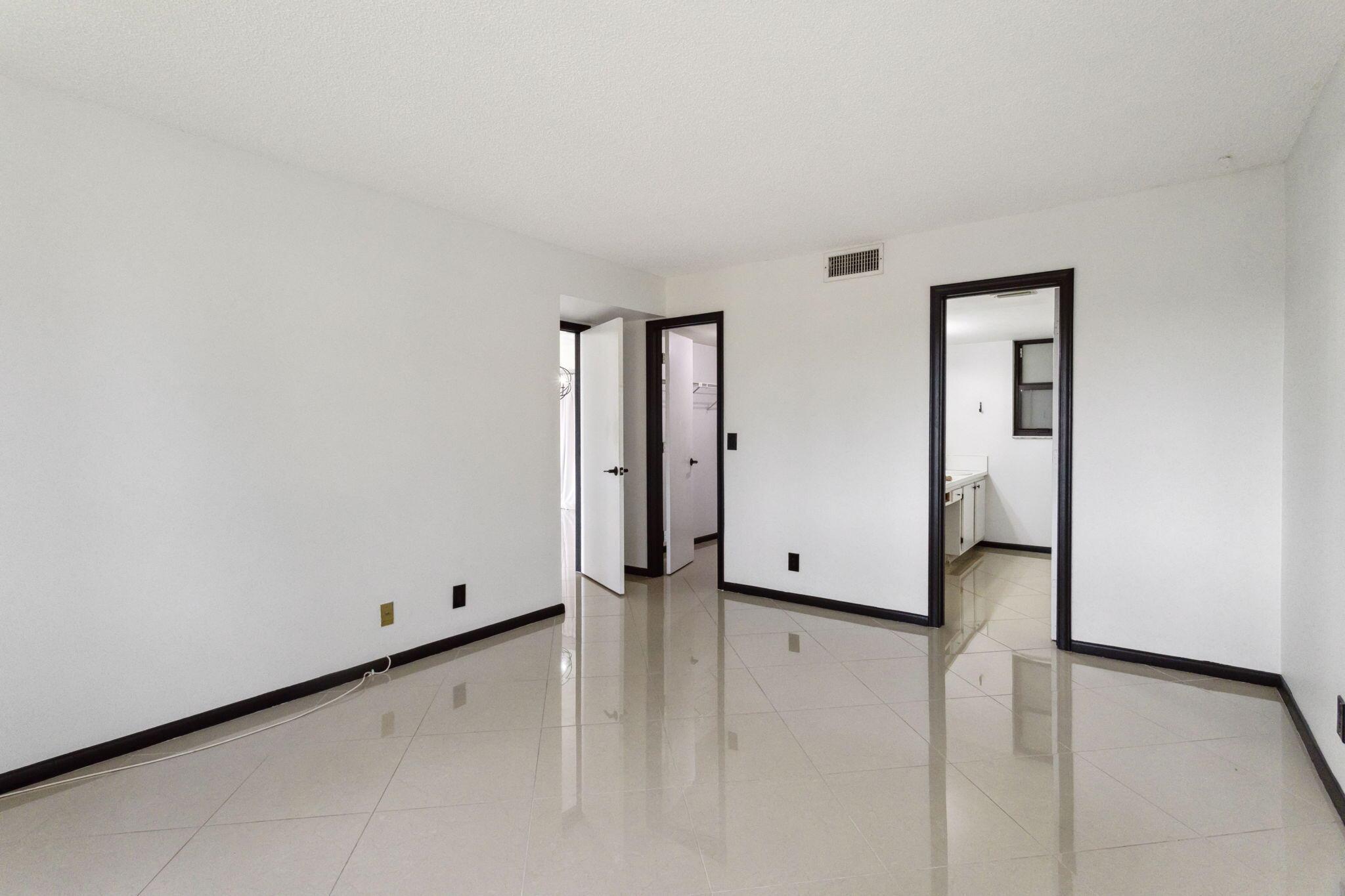 1150 Homewood Boulevard E202