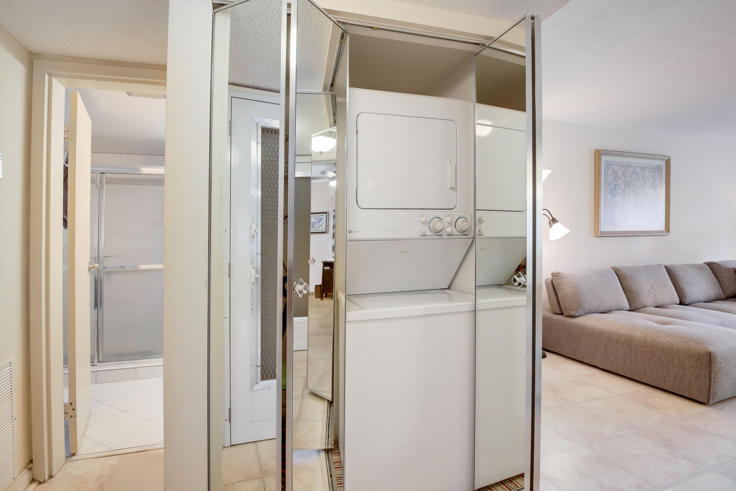 3755 Via Poinciana 604