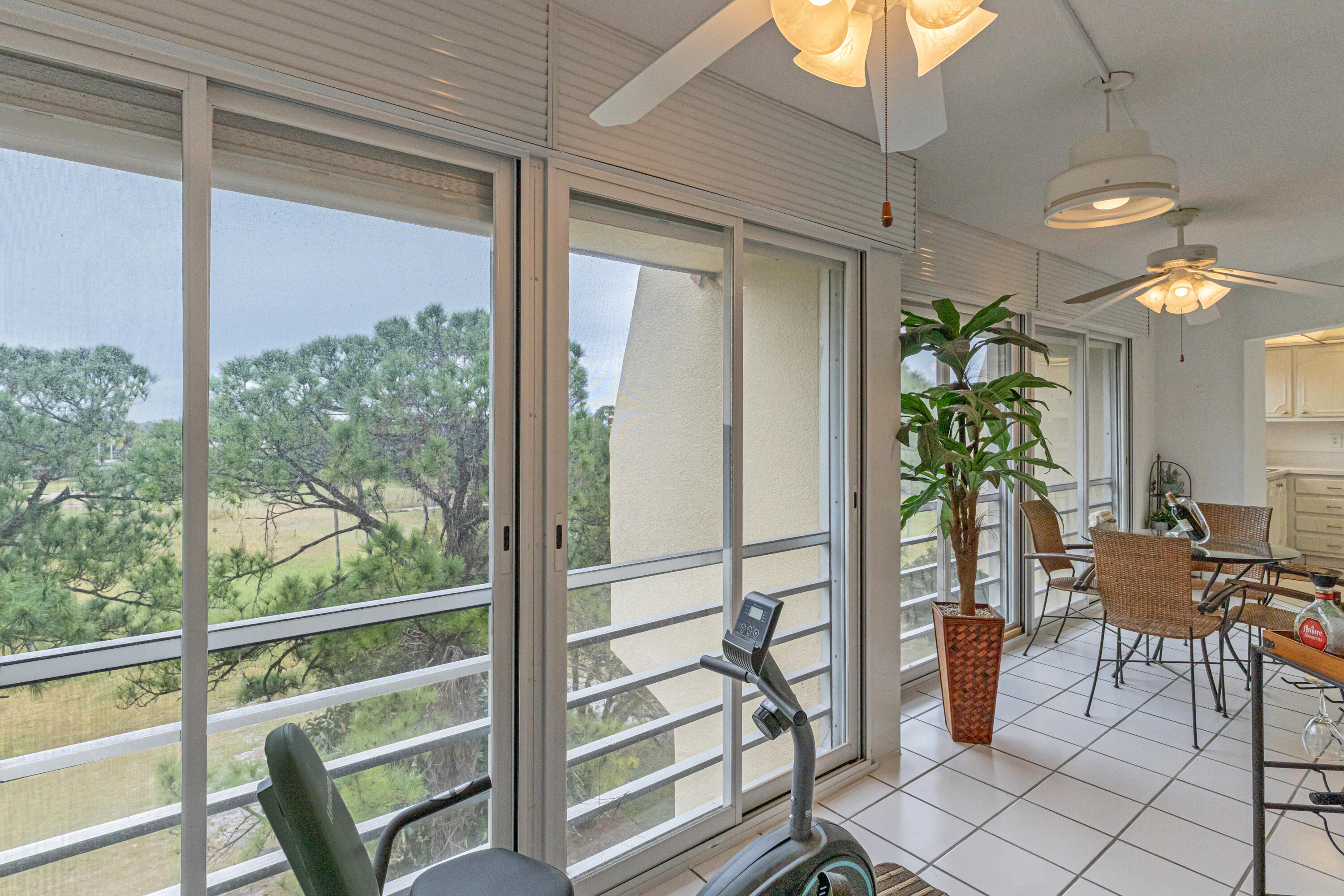 3755 Via Poinciana 604