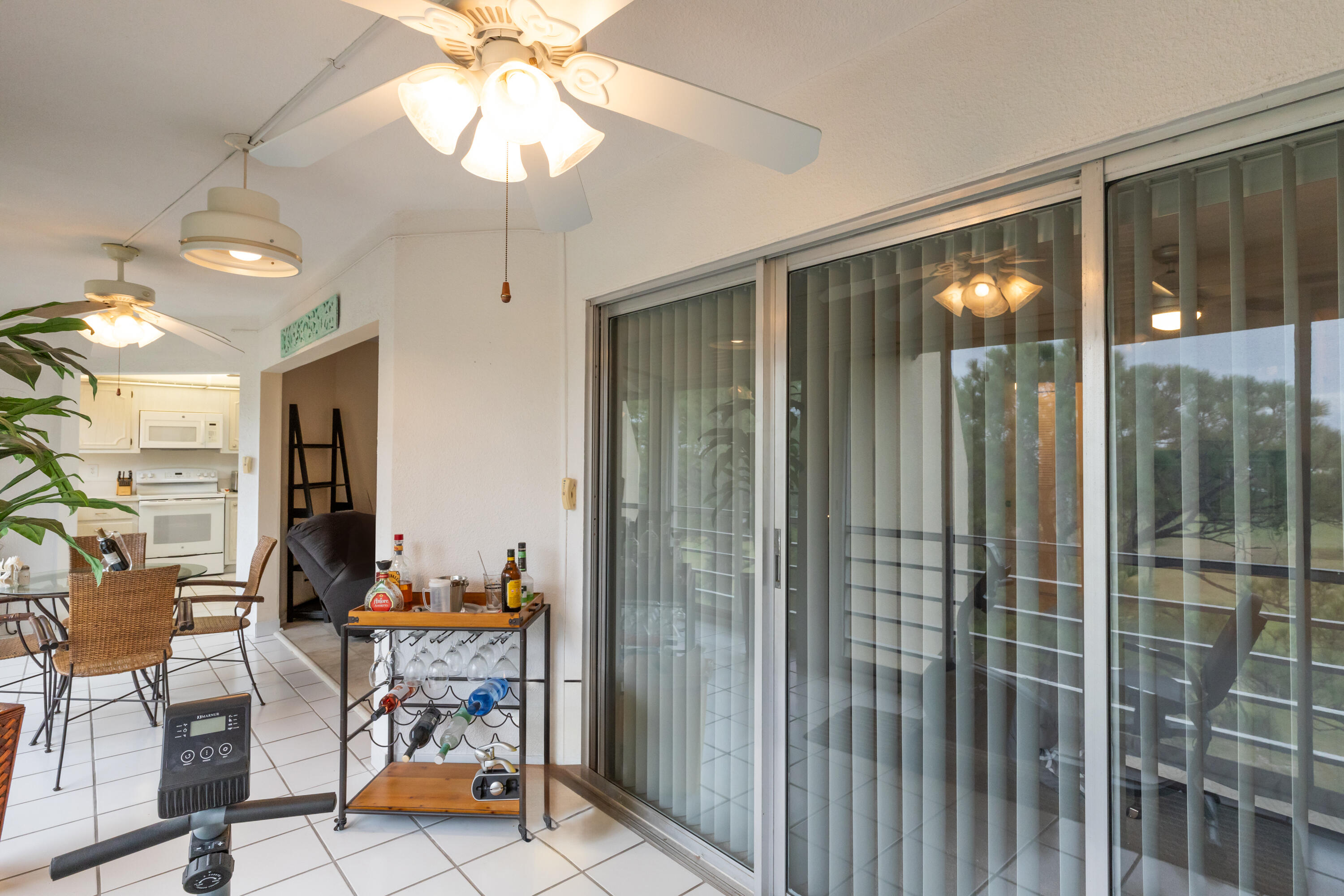 3755 Via Poinciana 604