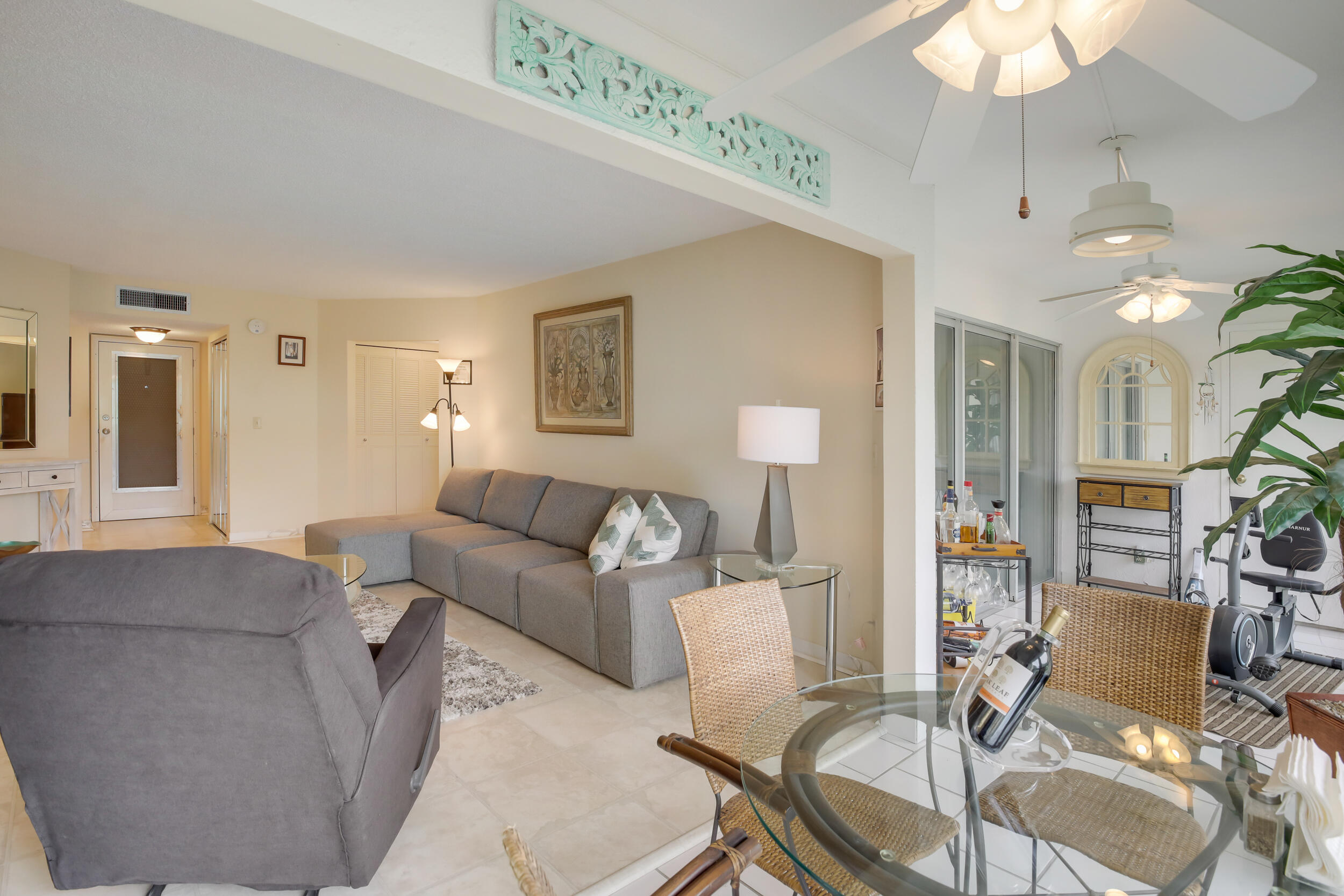 3755 Via Poinciana 604