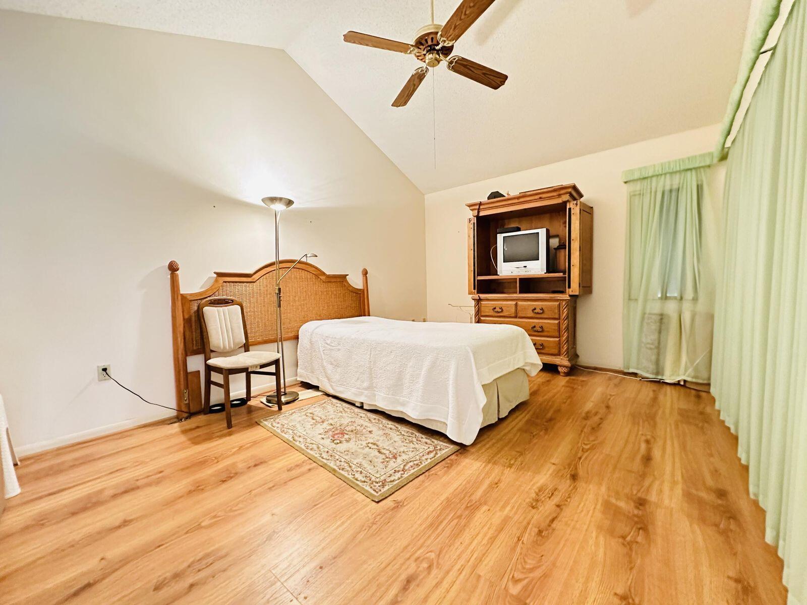 129 Harbourside Circle