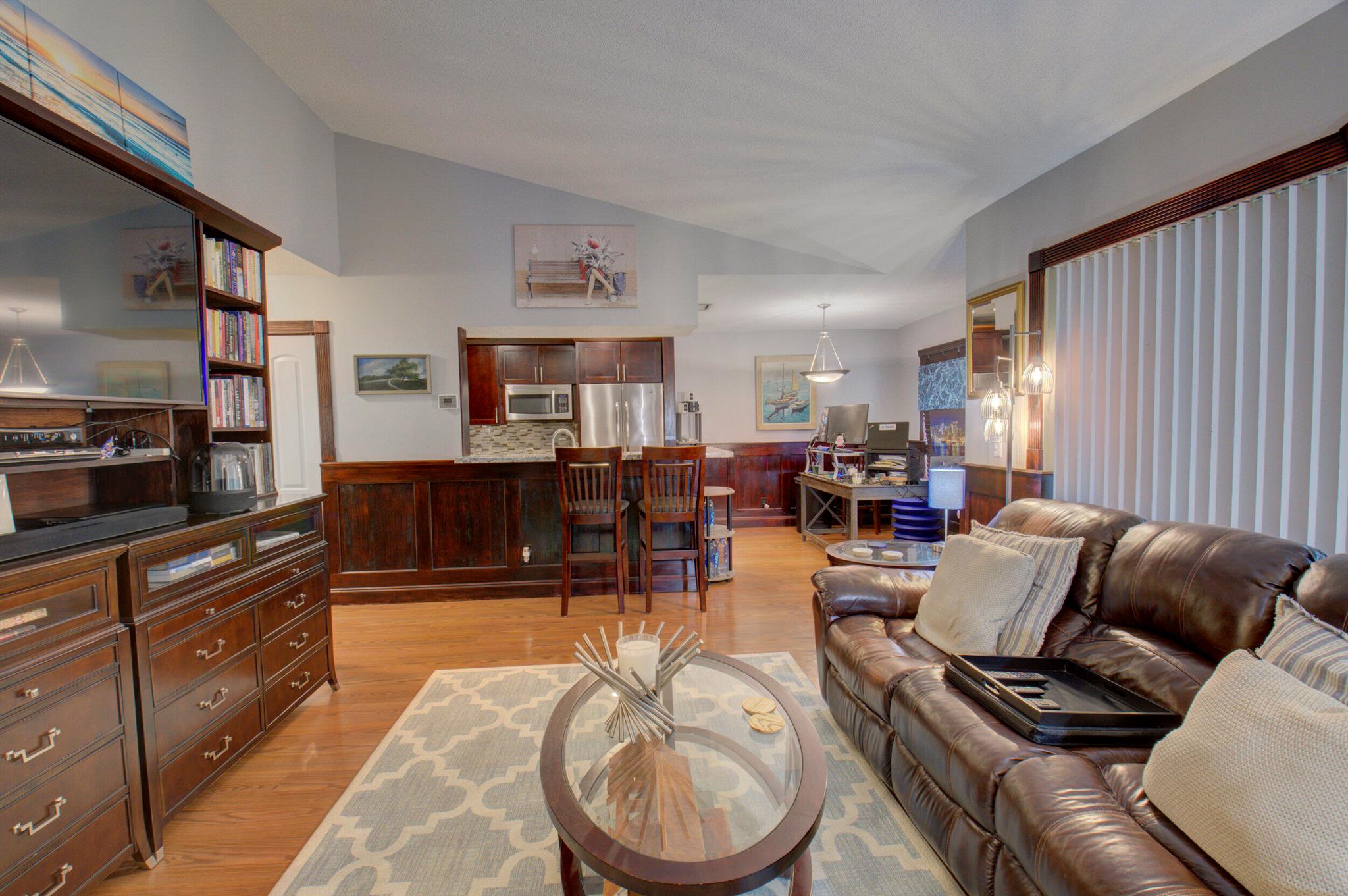 815 W Boulevard 1-206