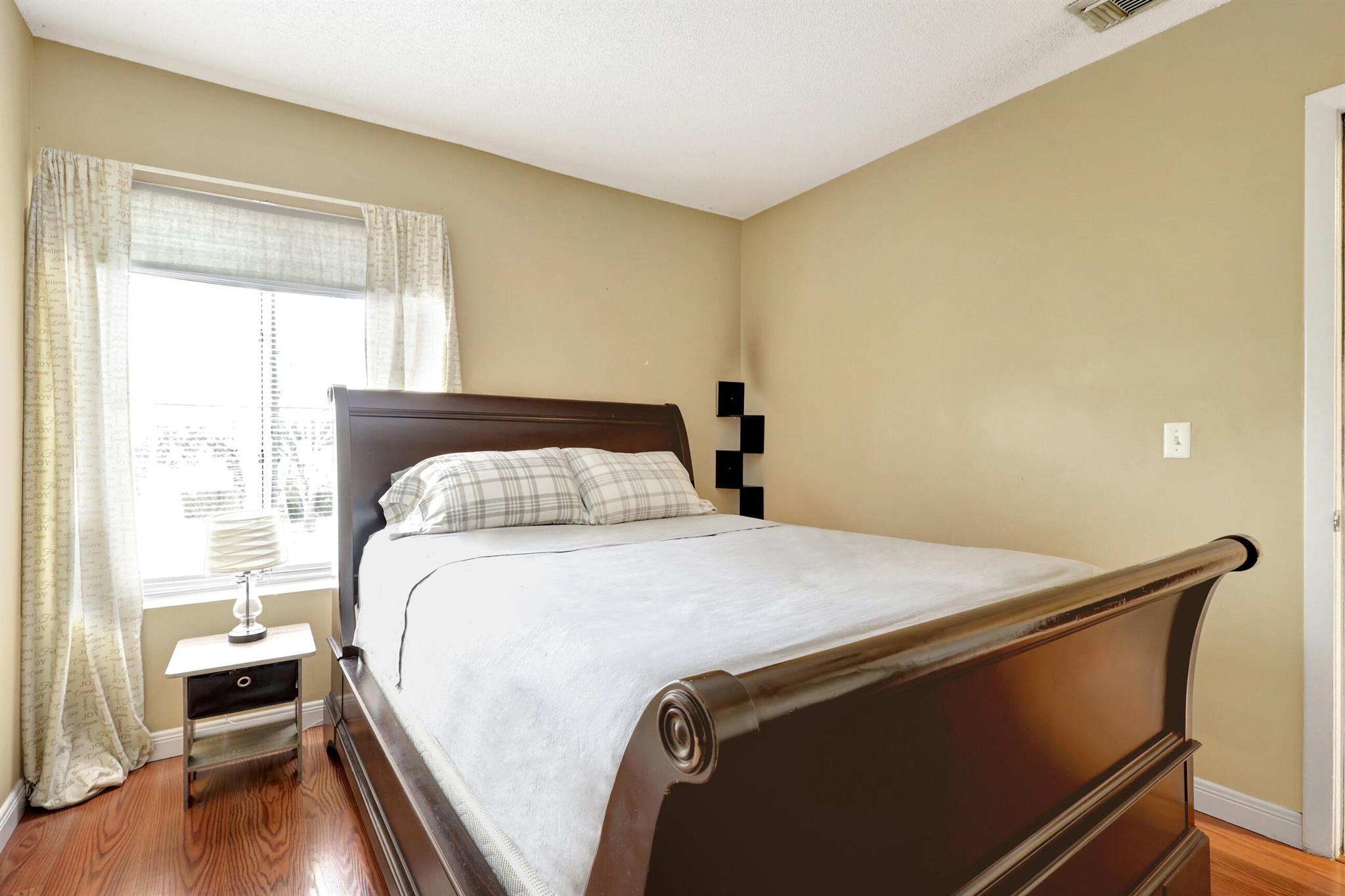 815 W Boulevard 1-206