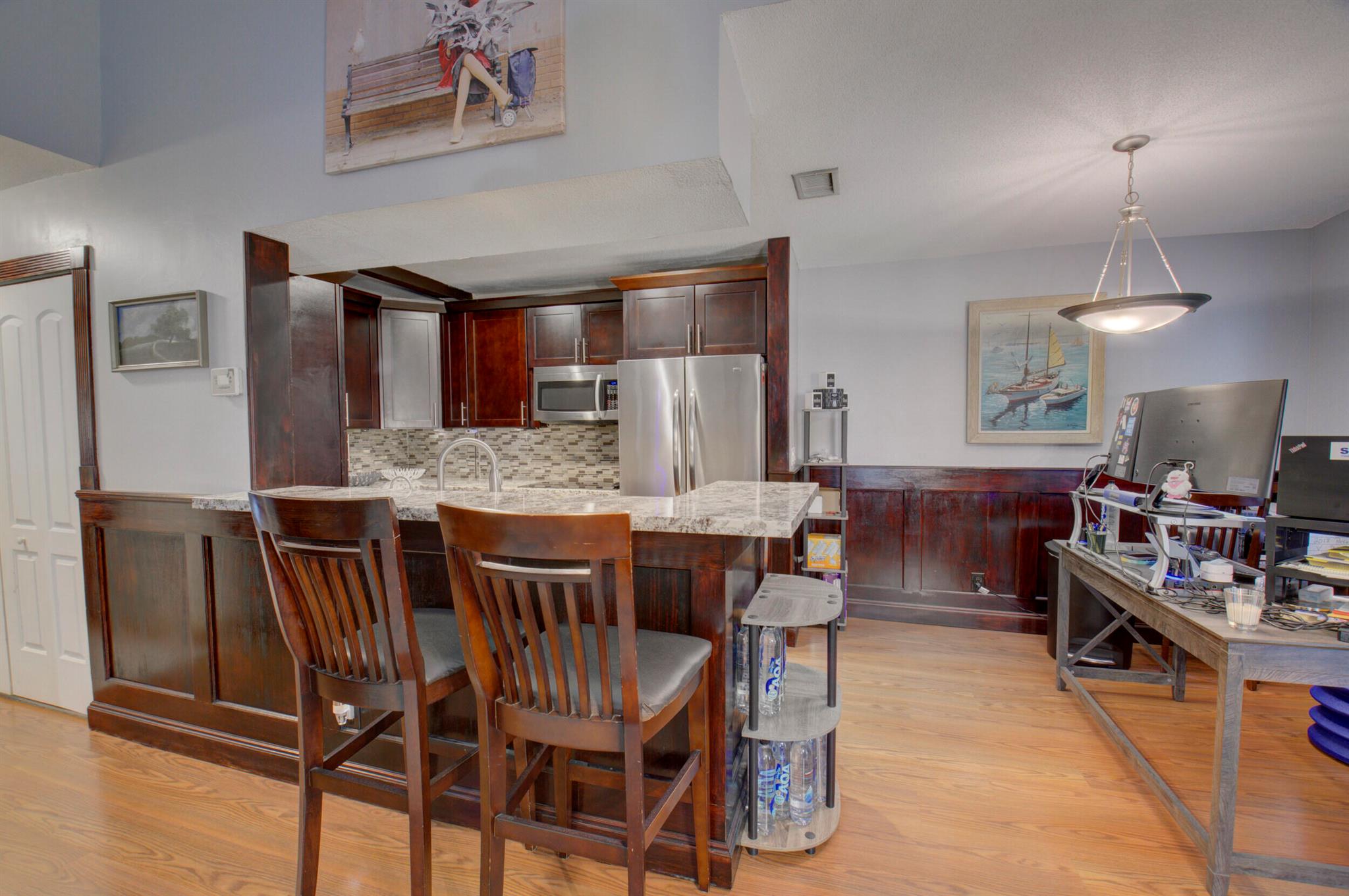 815 W Boulevard 1-206