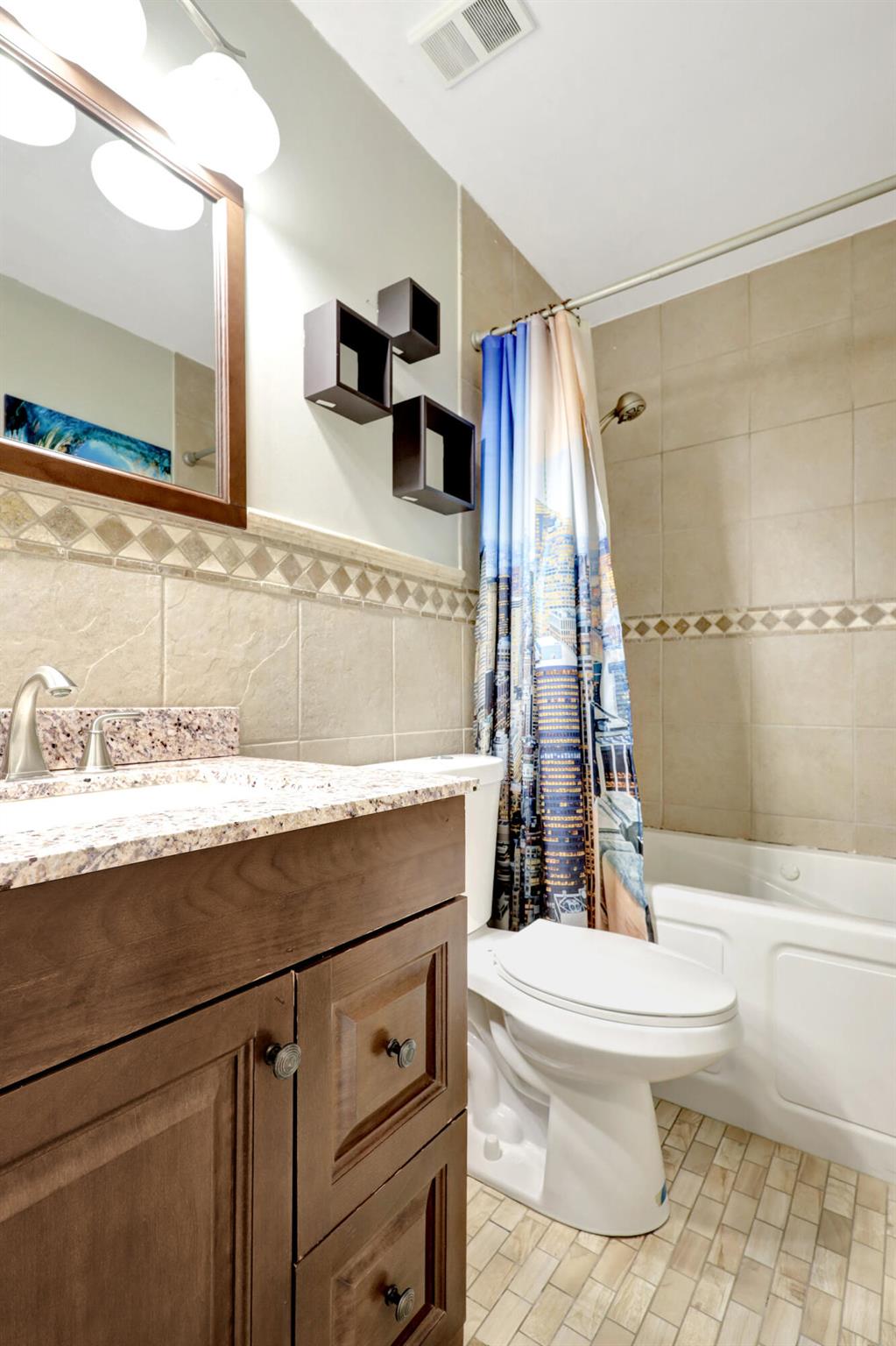 815 W Boulevard 1-206