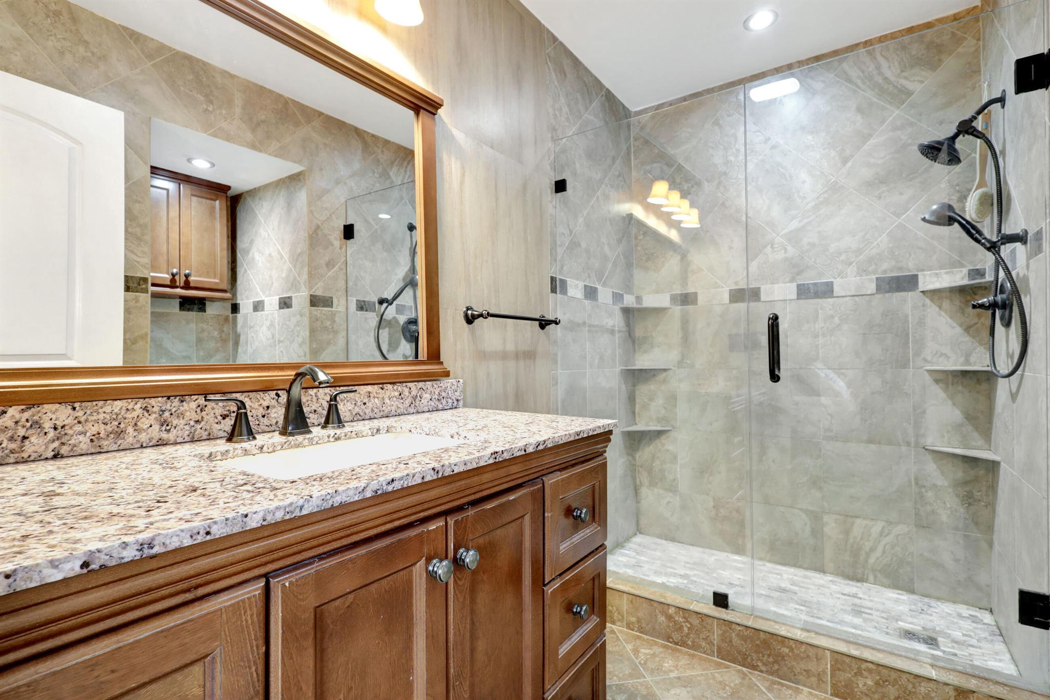 815 W Boulevard 1-206