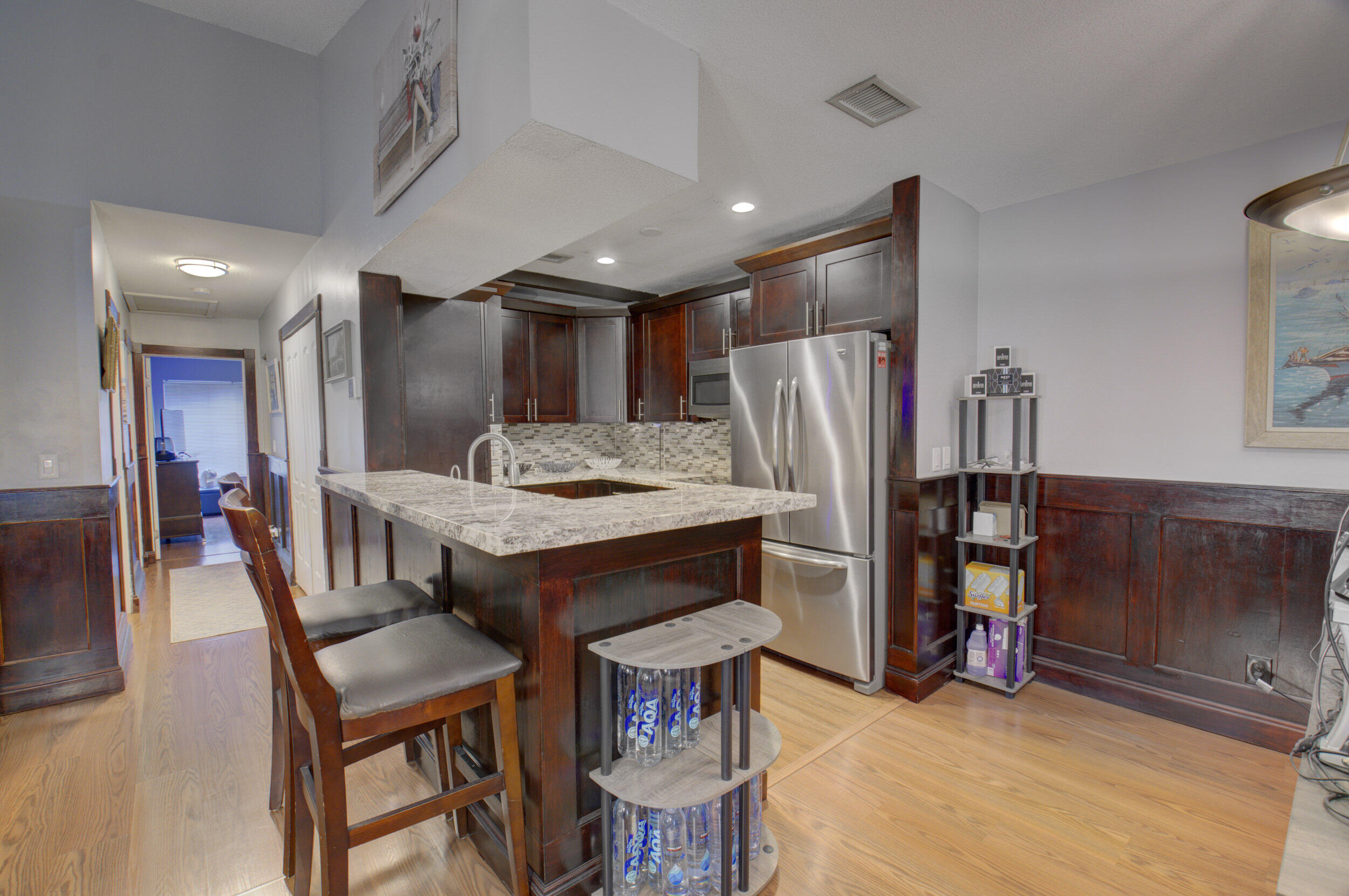 815 W Boulevard 1-206