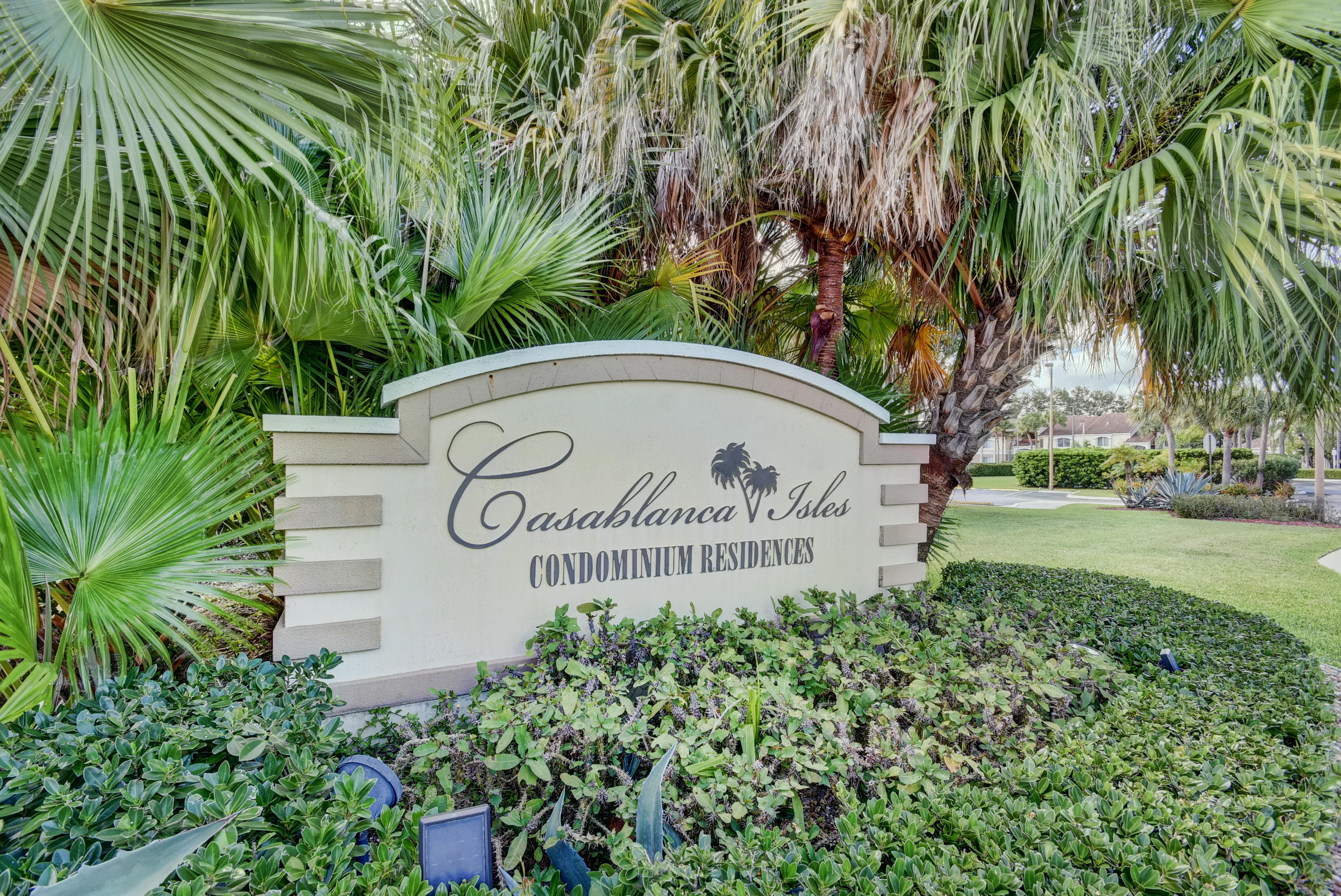 815 W Boulevard 1-206