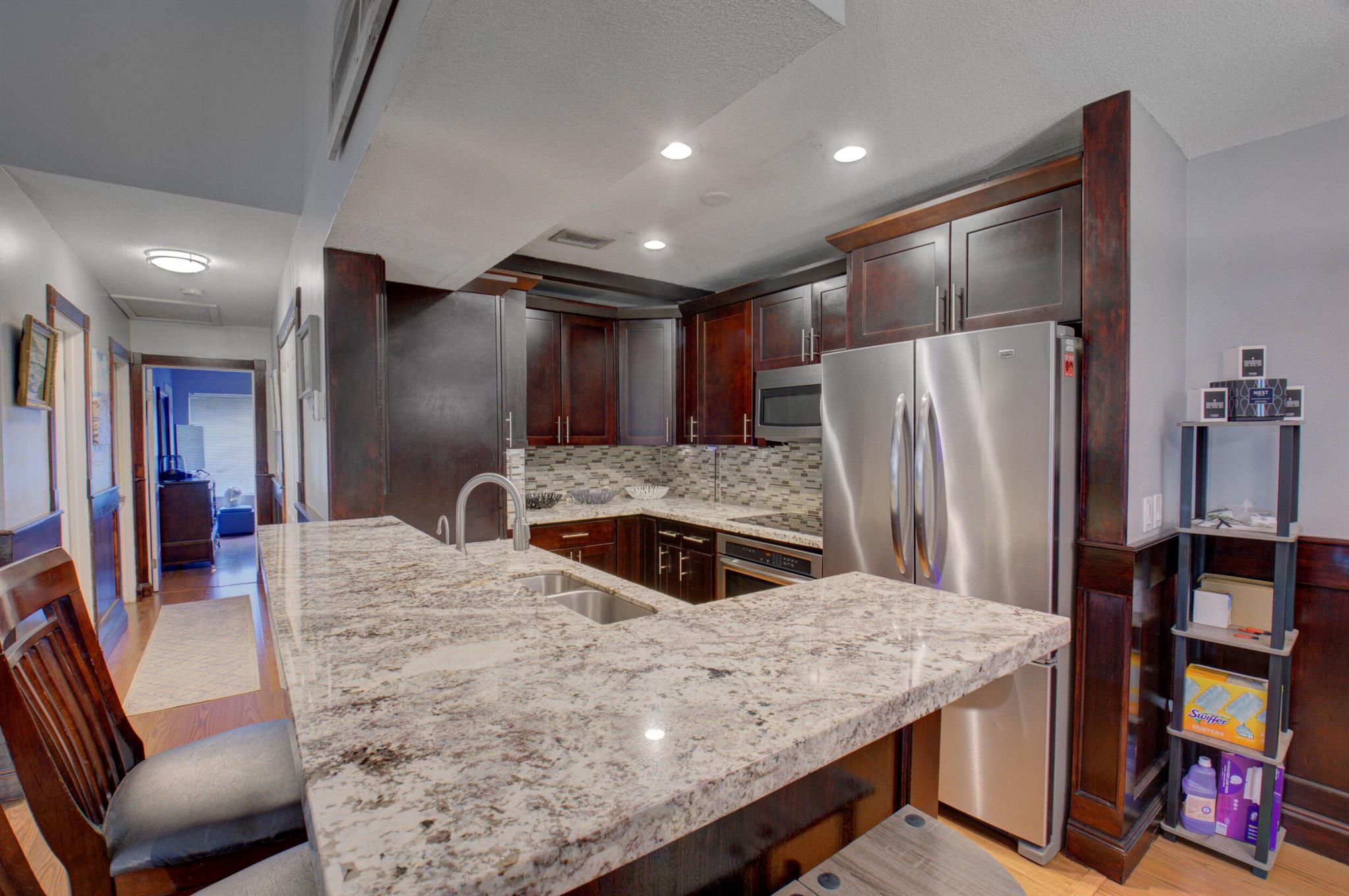 815 W Boulevard 1-206