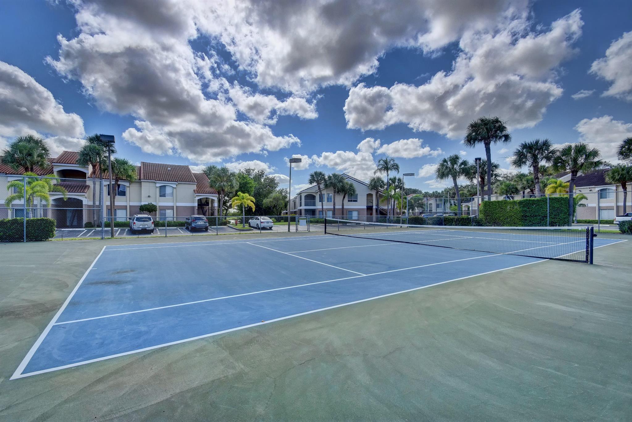 815 W Boulevard 1-206