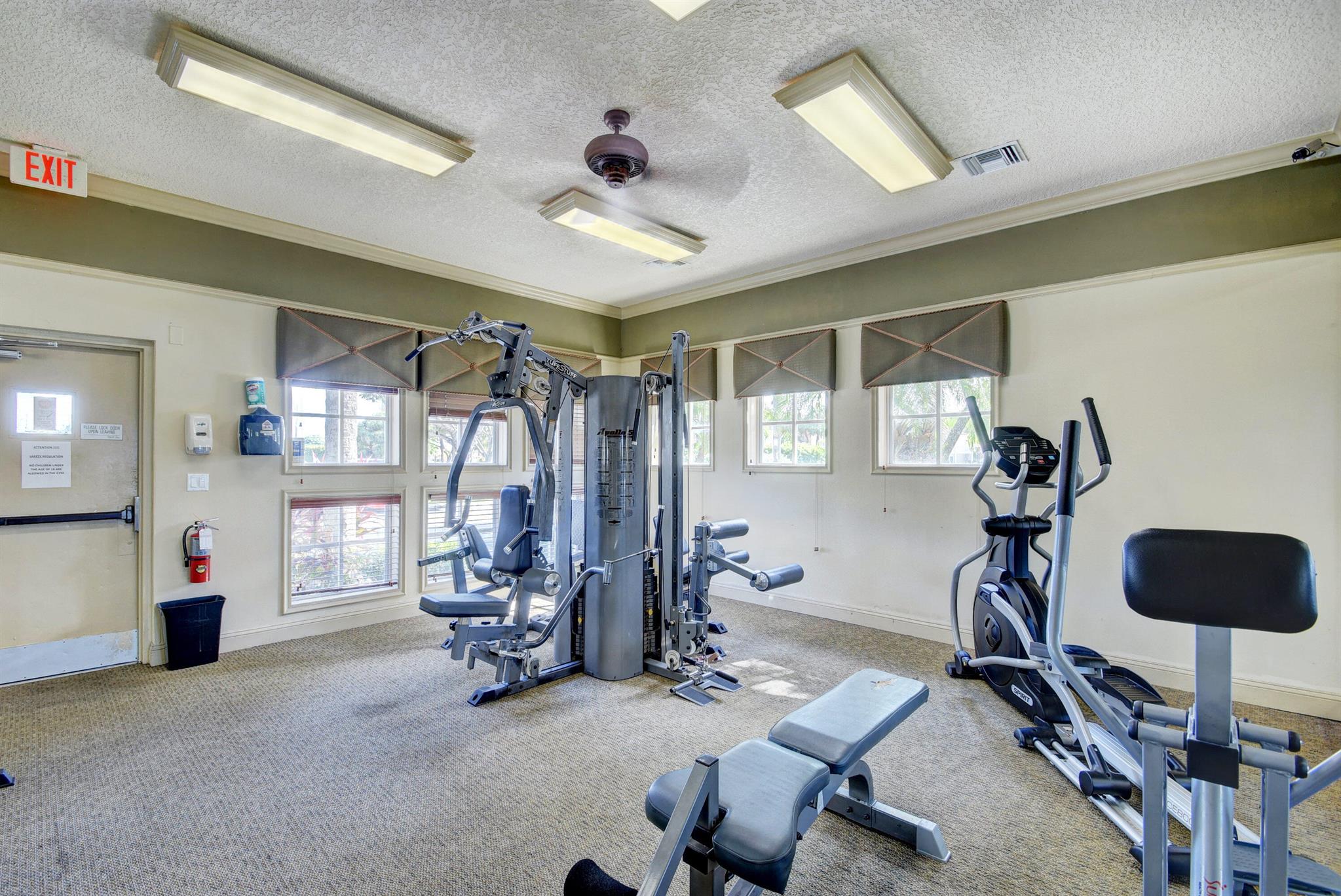 815 W Boulevard 1-206