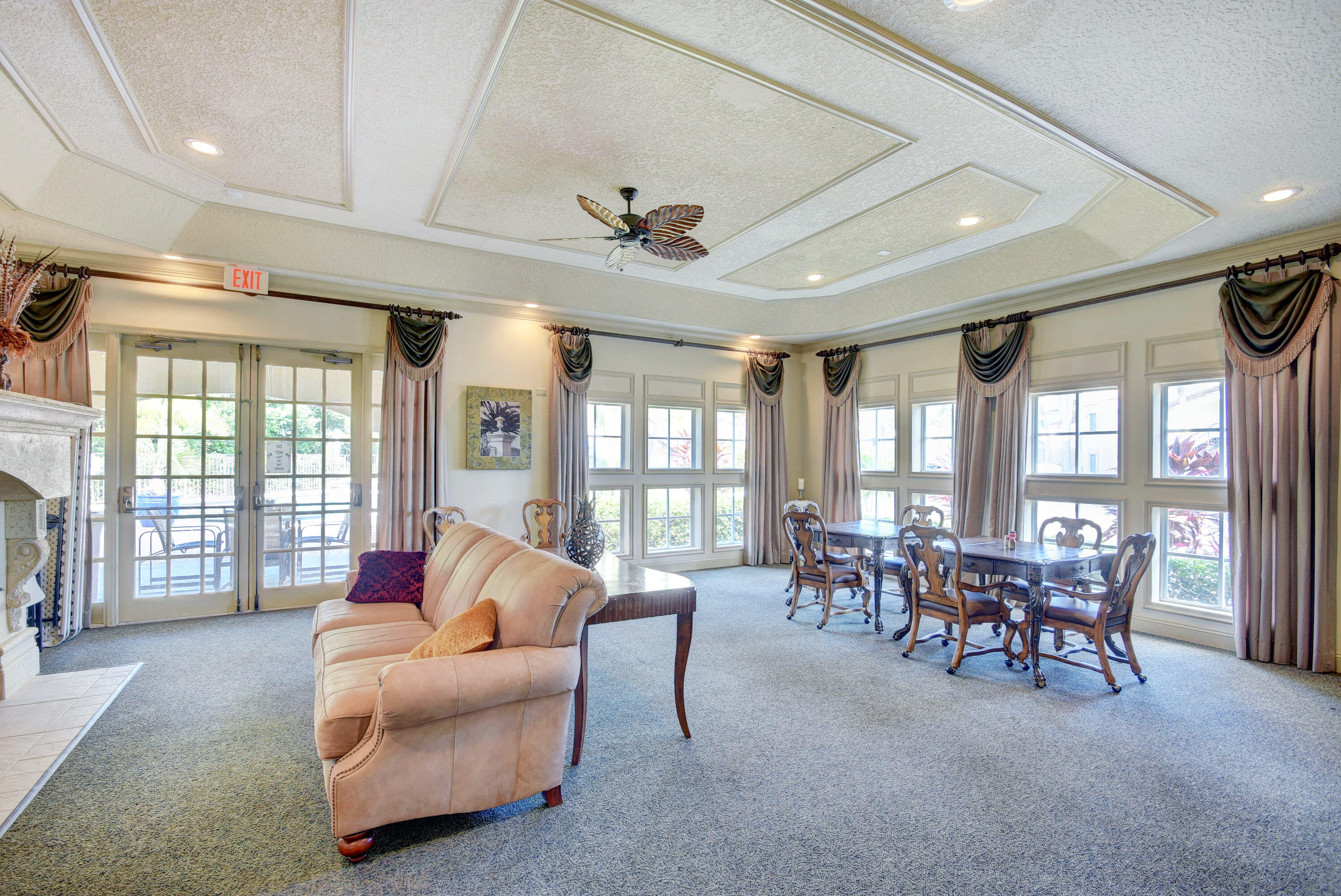 815 W Boulevard 1-206