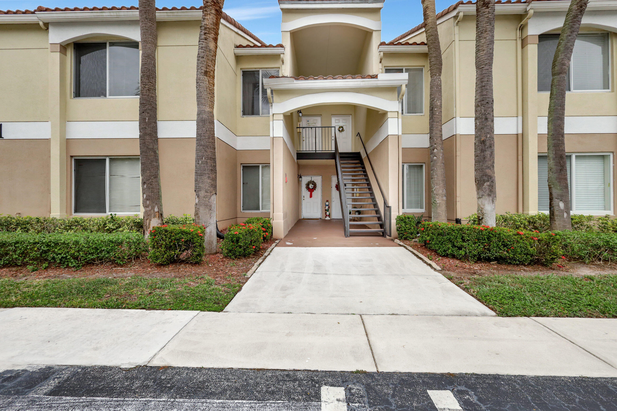 815 W Boulevard 1-206